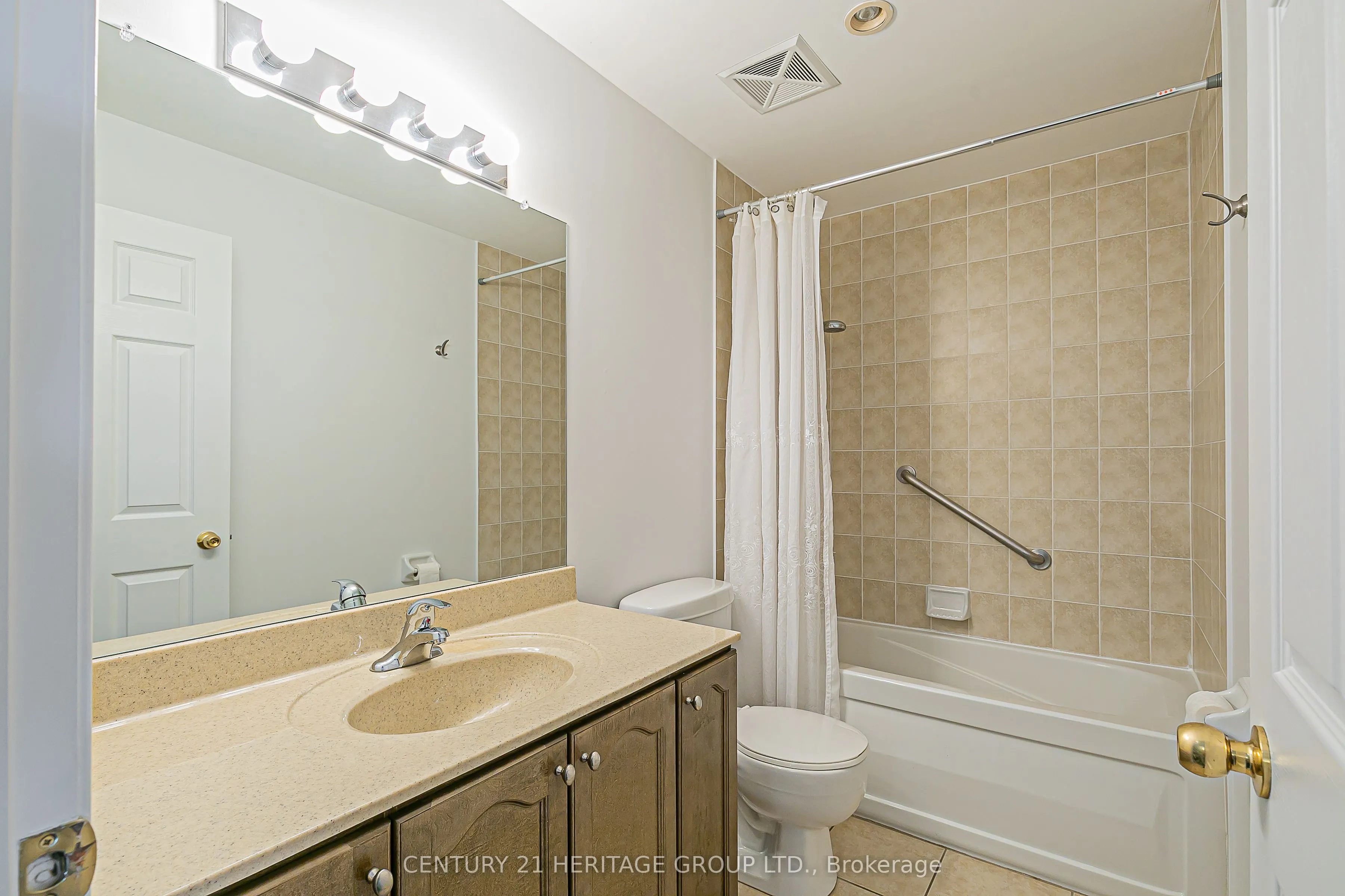 2 Maison Parc Court, #414