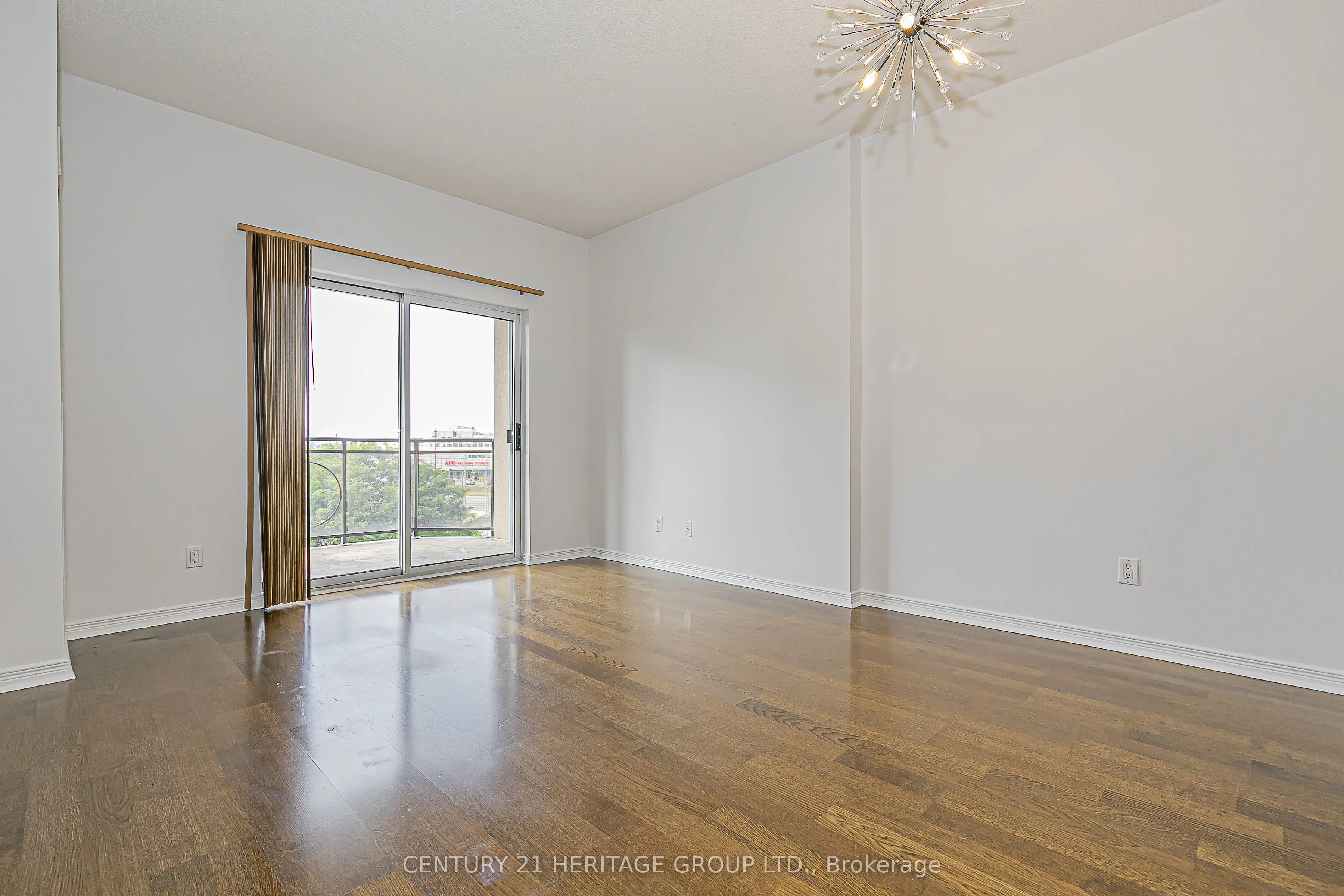 2 Maison Parc Court, #414