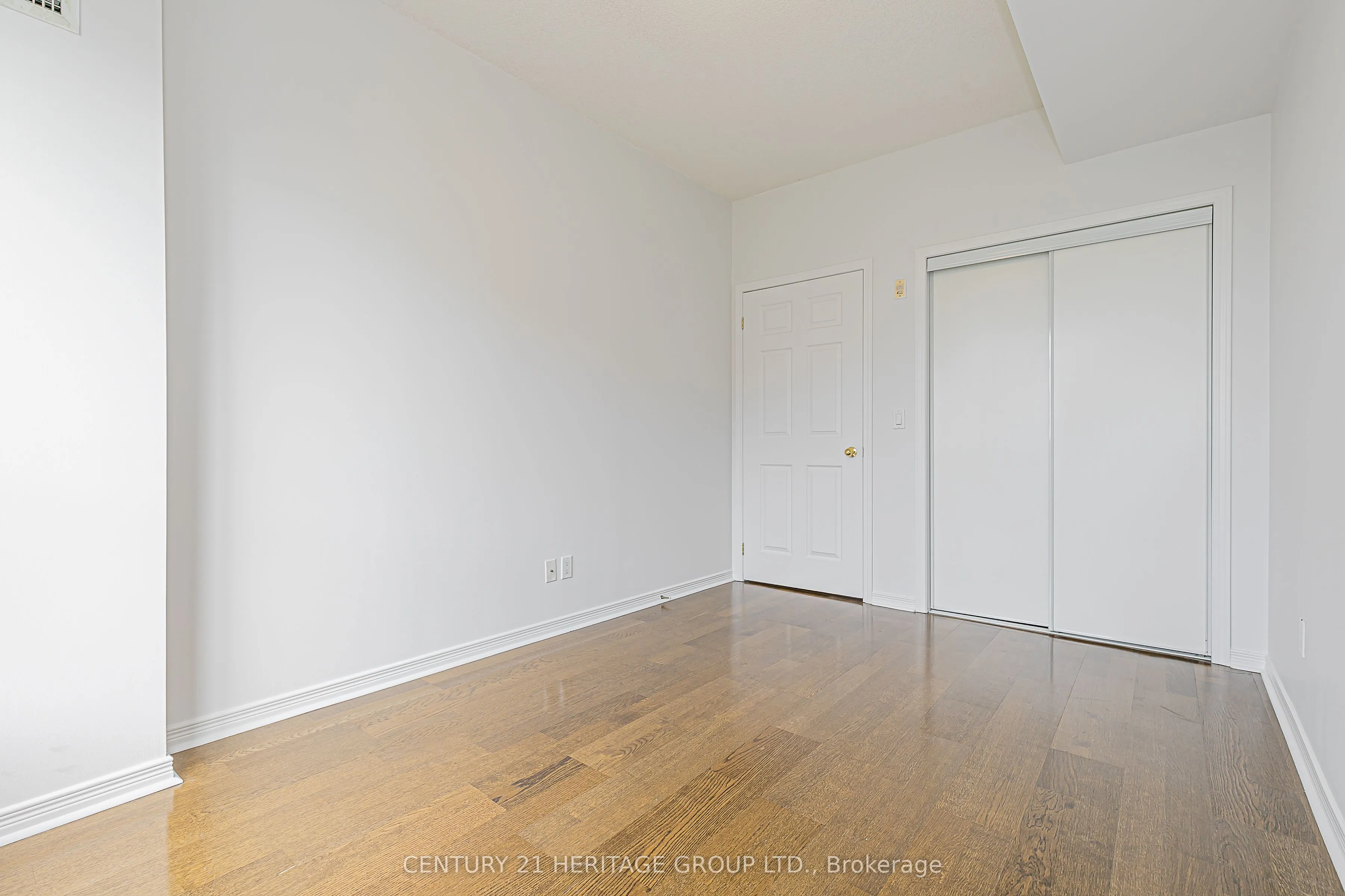 2 Maison Parc Court, #414