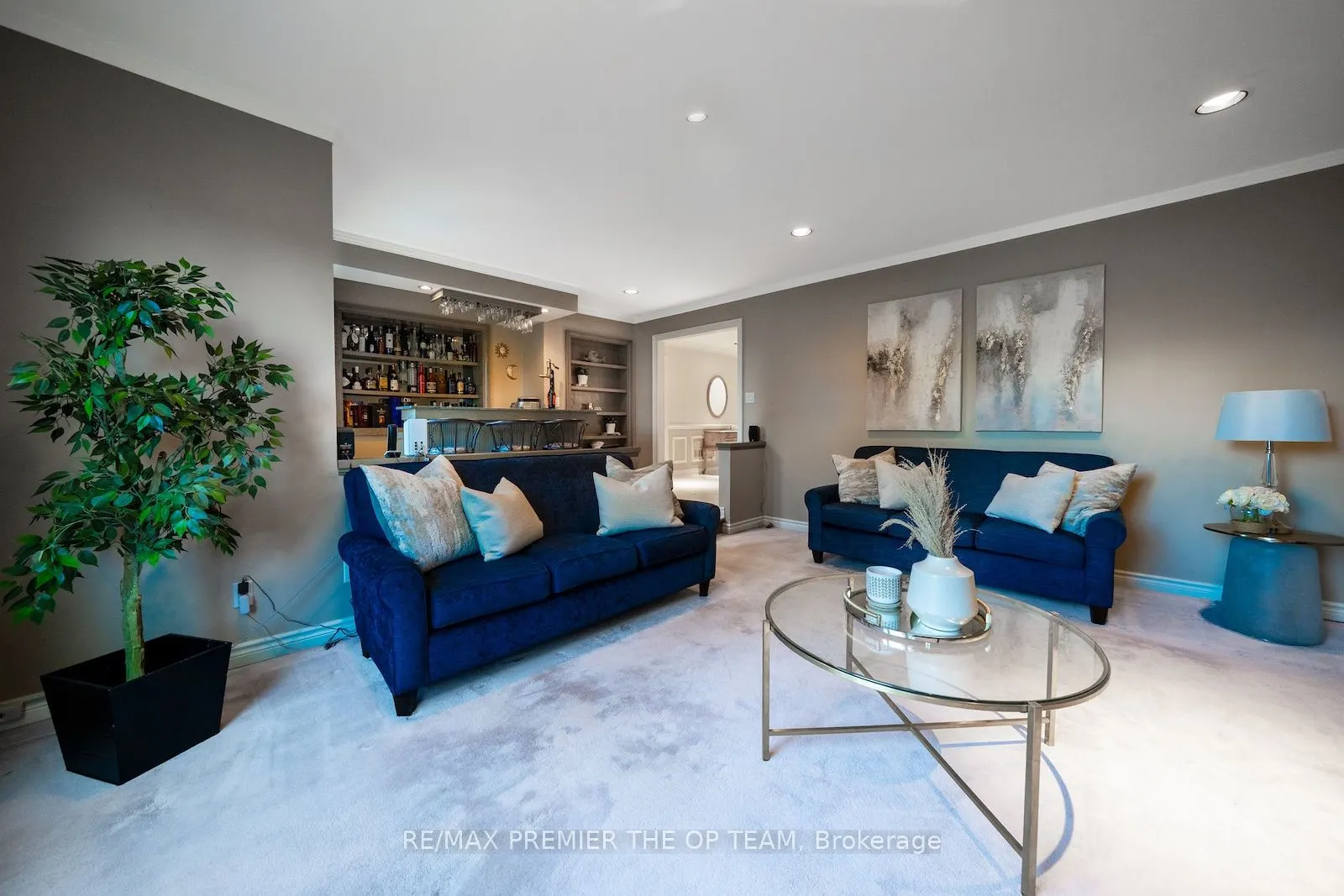 182 Clover Leaf Street