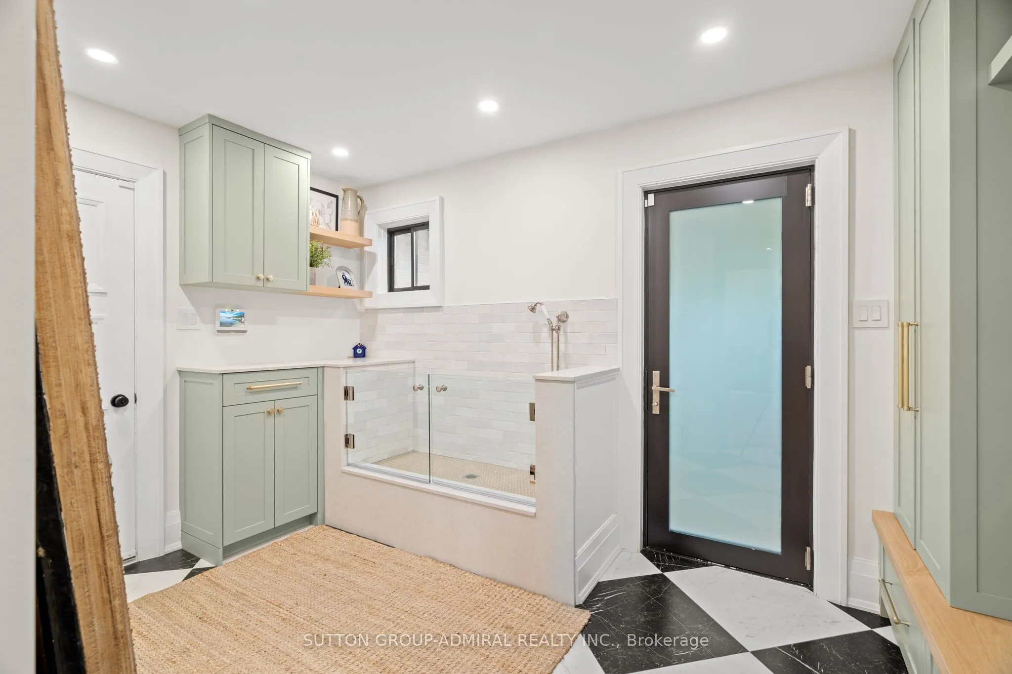 46 Munshaw Court