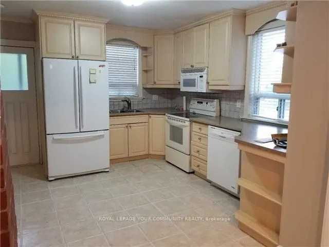 8 Hillside Avenue