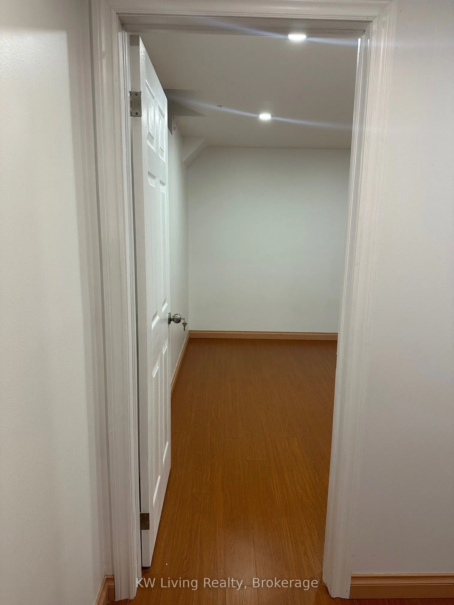 562 Skinner Avenue, #Lower