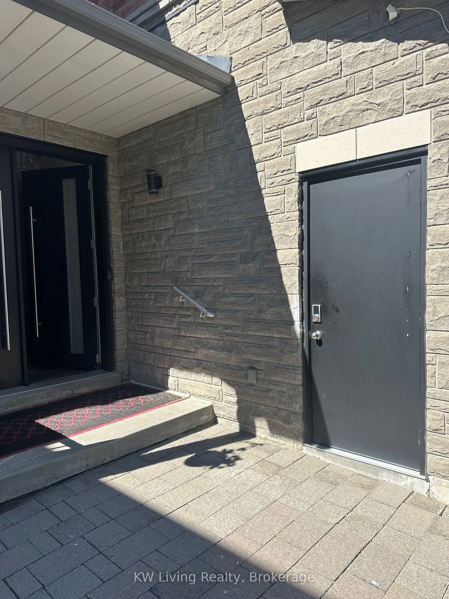 562 Skinner Avenue, #Lower