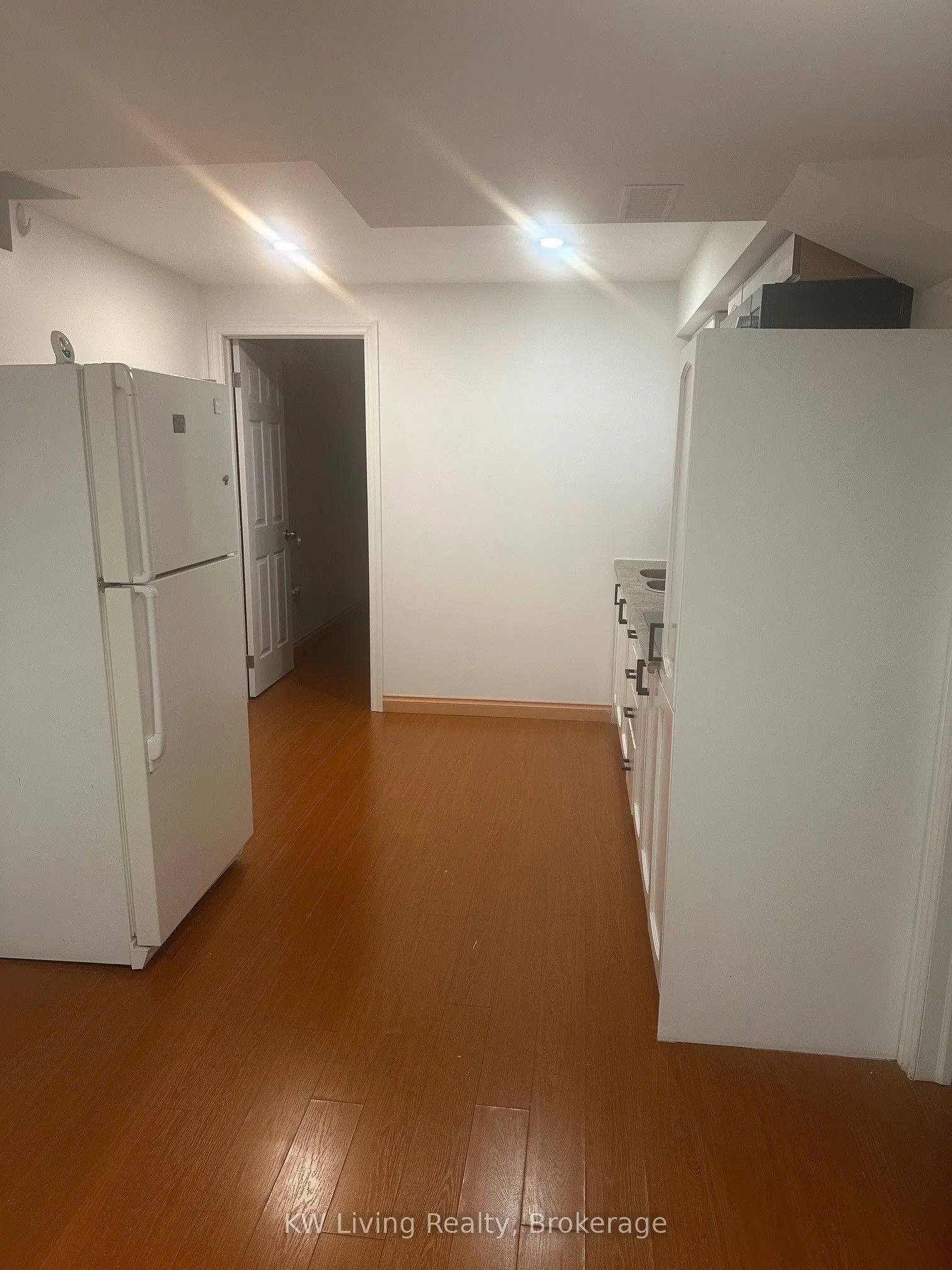 562 Skinner Avenue, #Lower