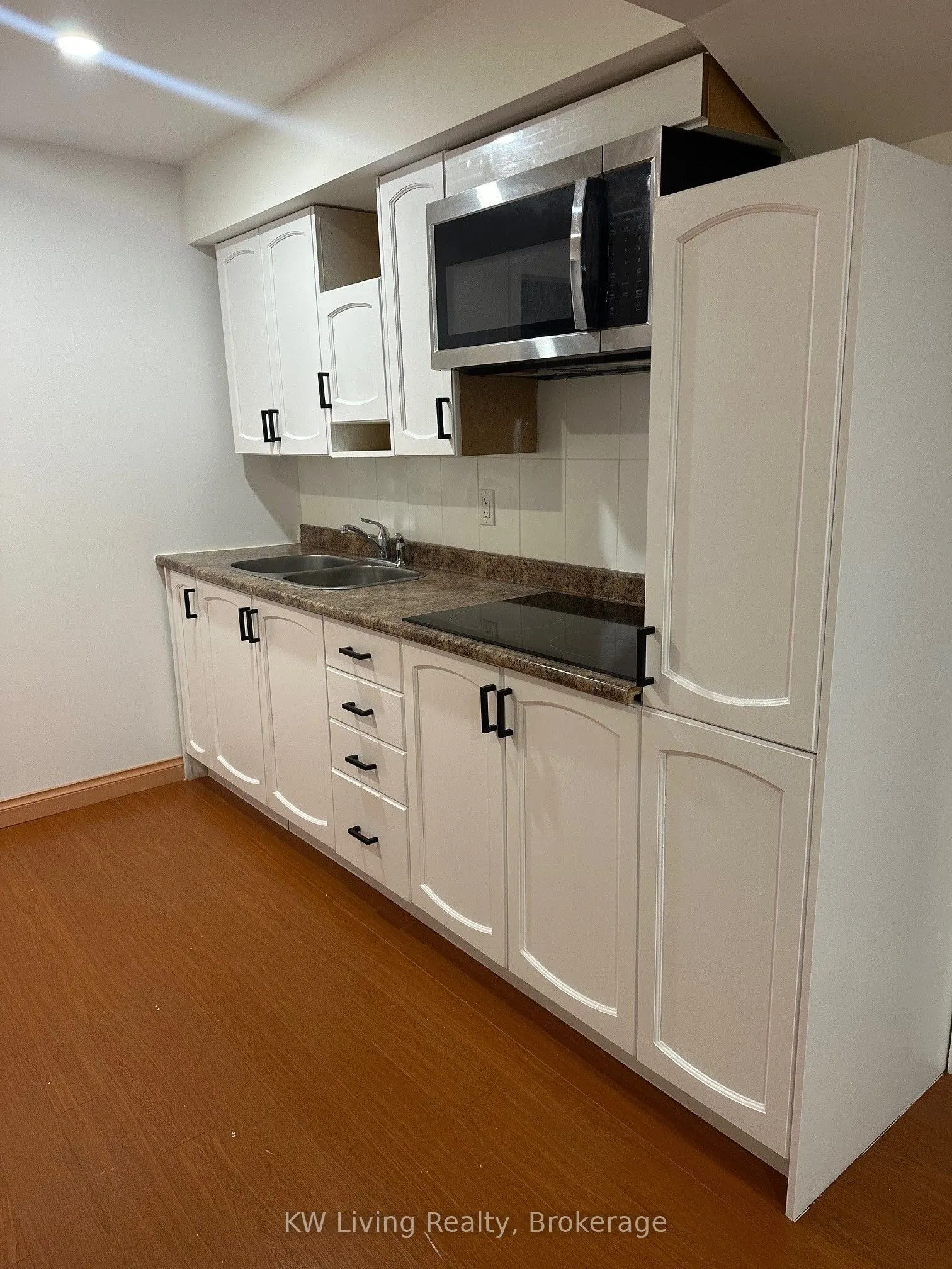 562 Skinner Avenue, #Lower
