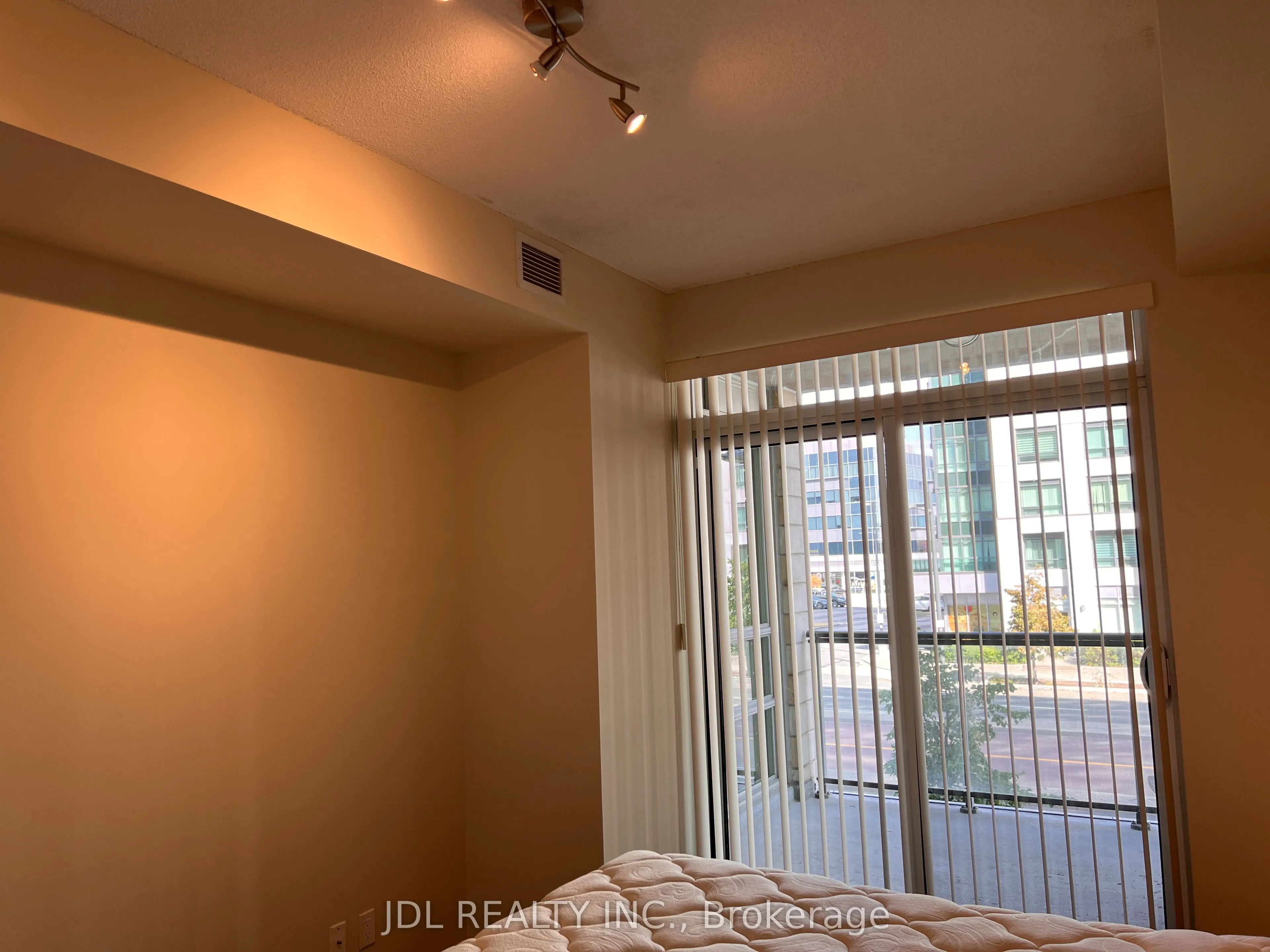 60 South Town Centre Boulevard, #208