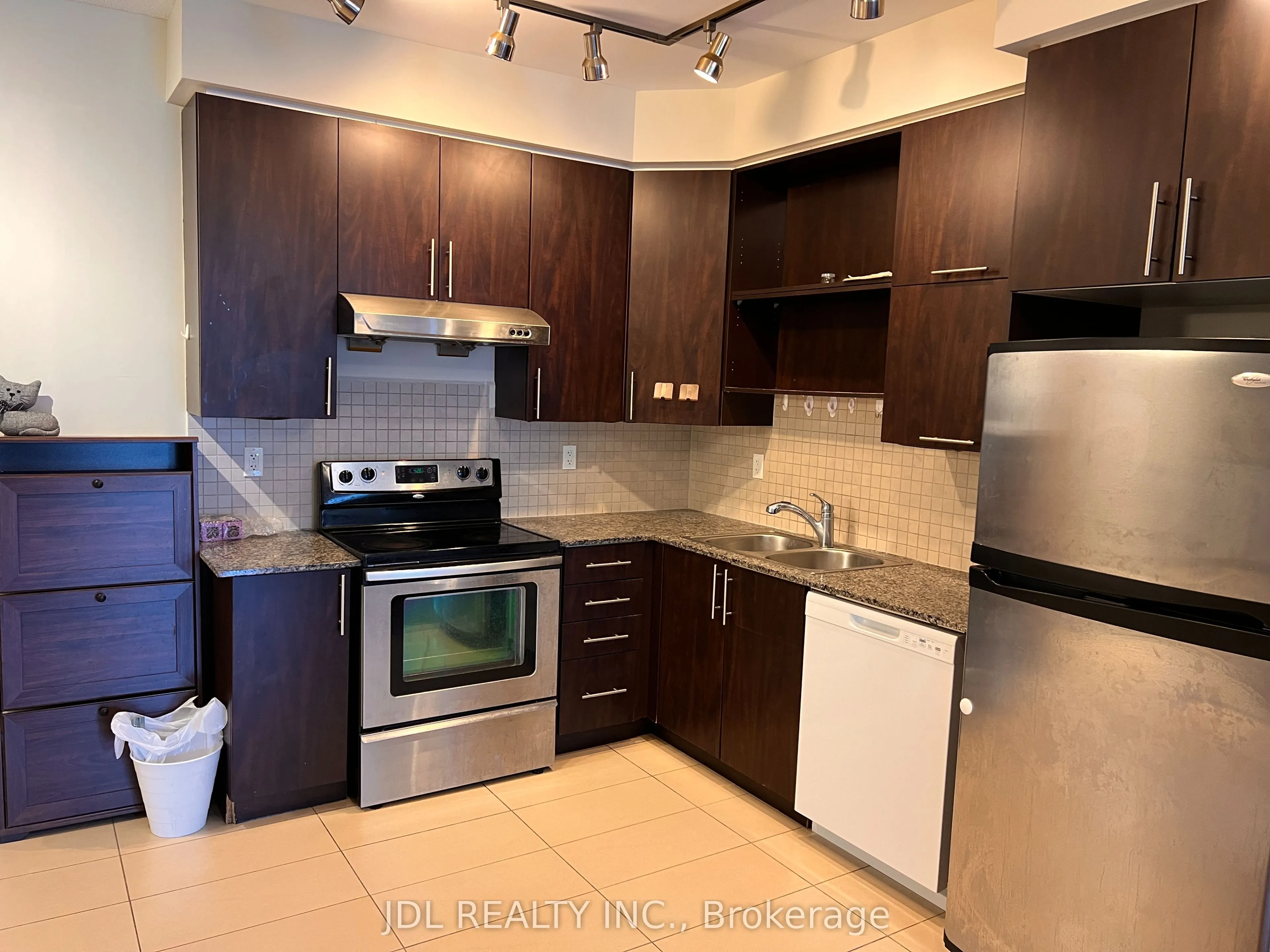60 South Town Centre Boulevard, #208