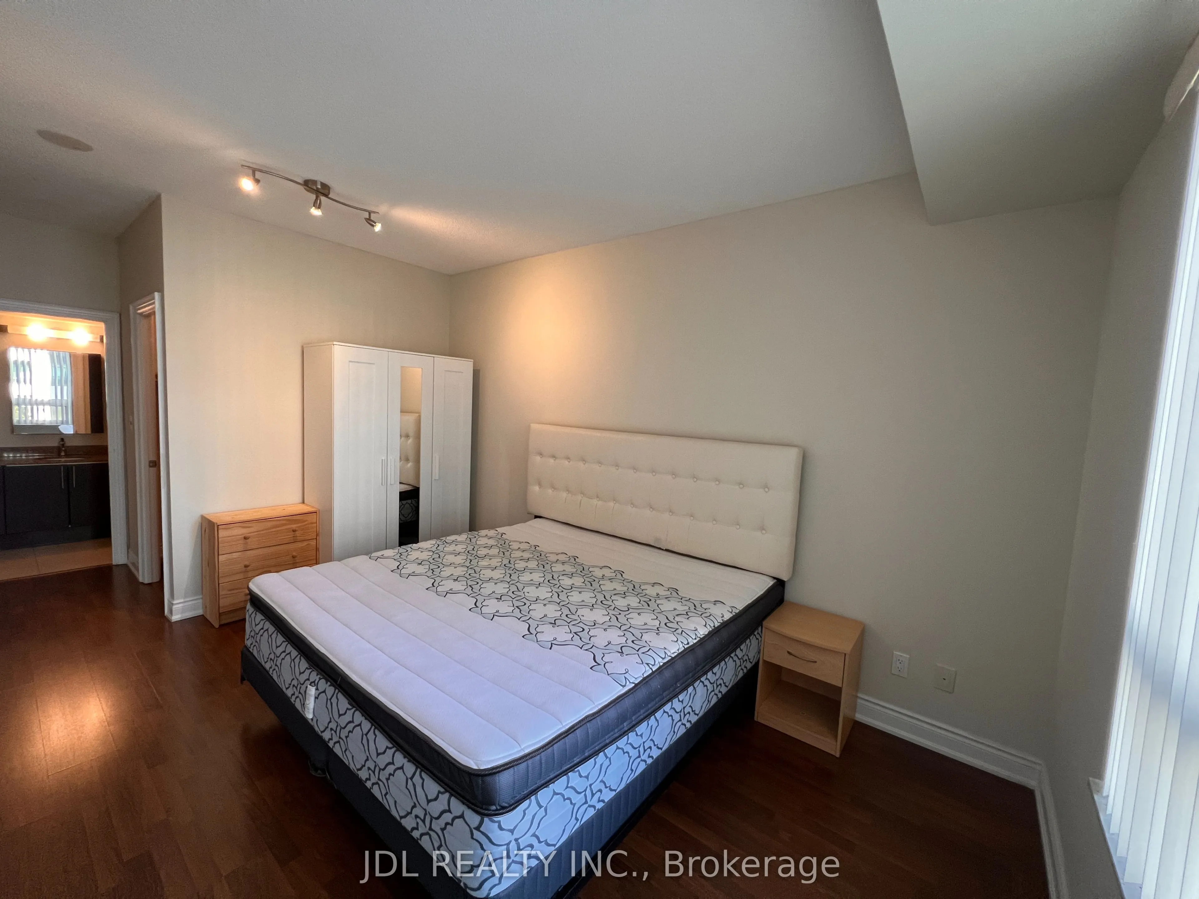 60 South Town Centre Boulevard, #208