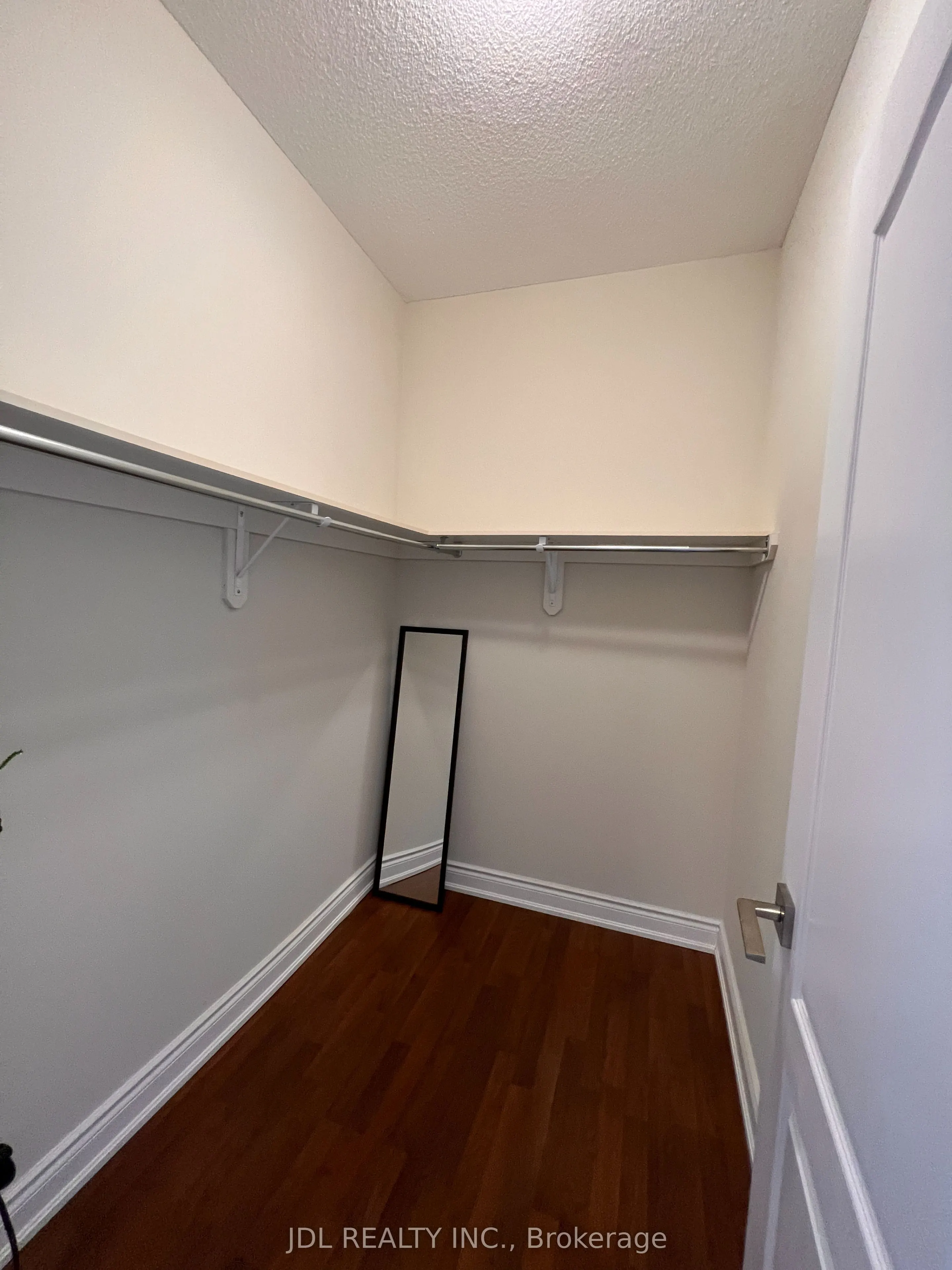 60 South Town Centre Boulevard, #208