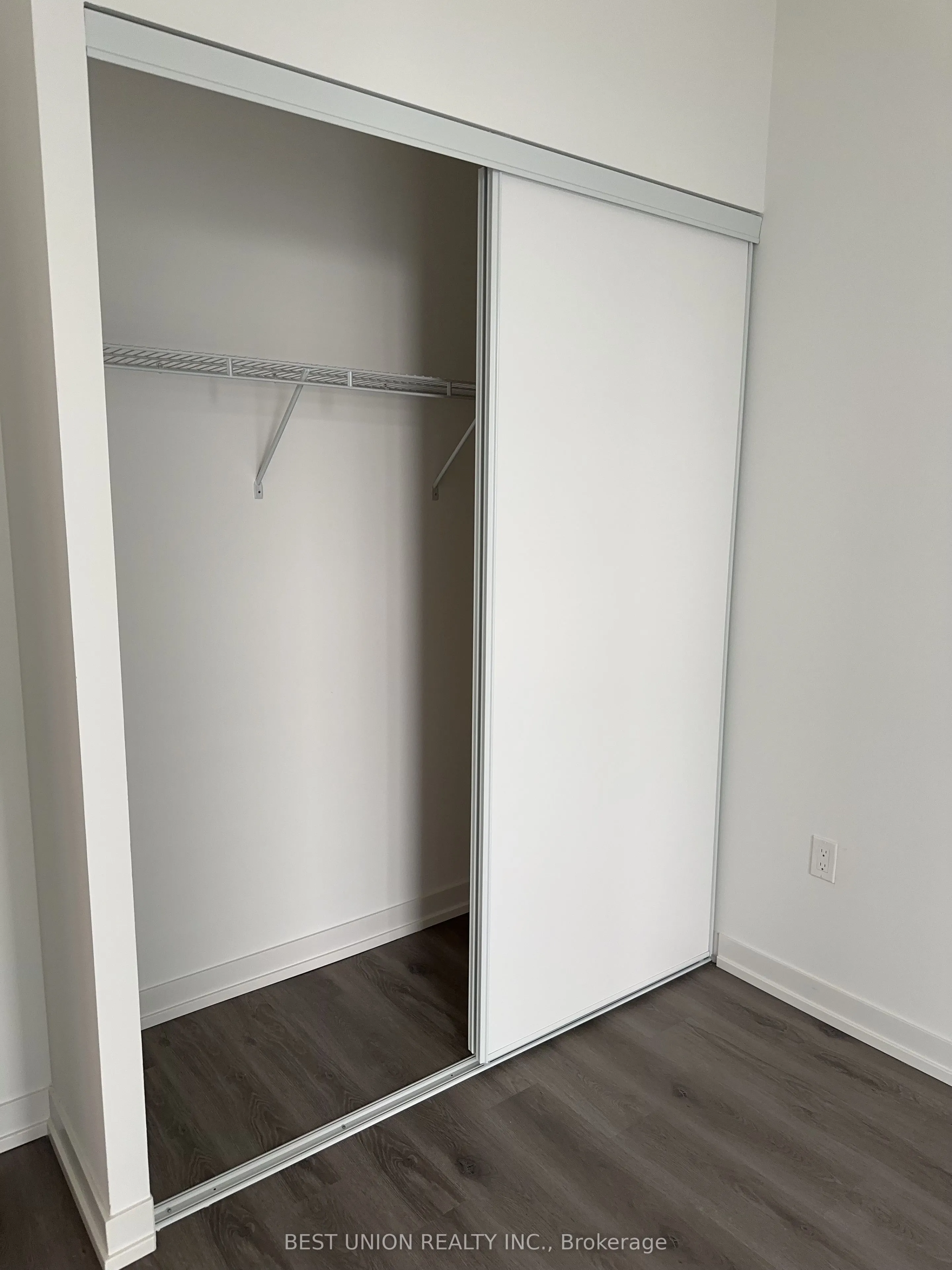 28 Interchange Way, #2815