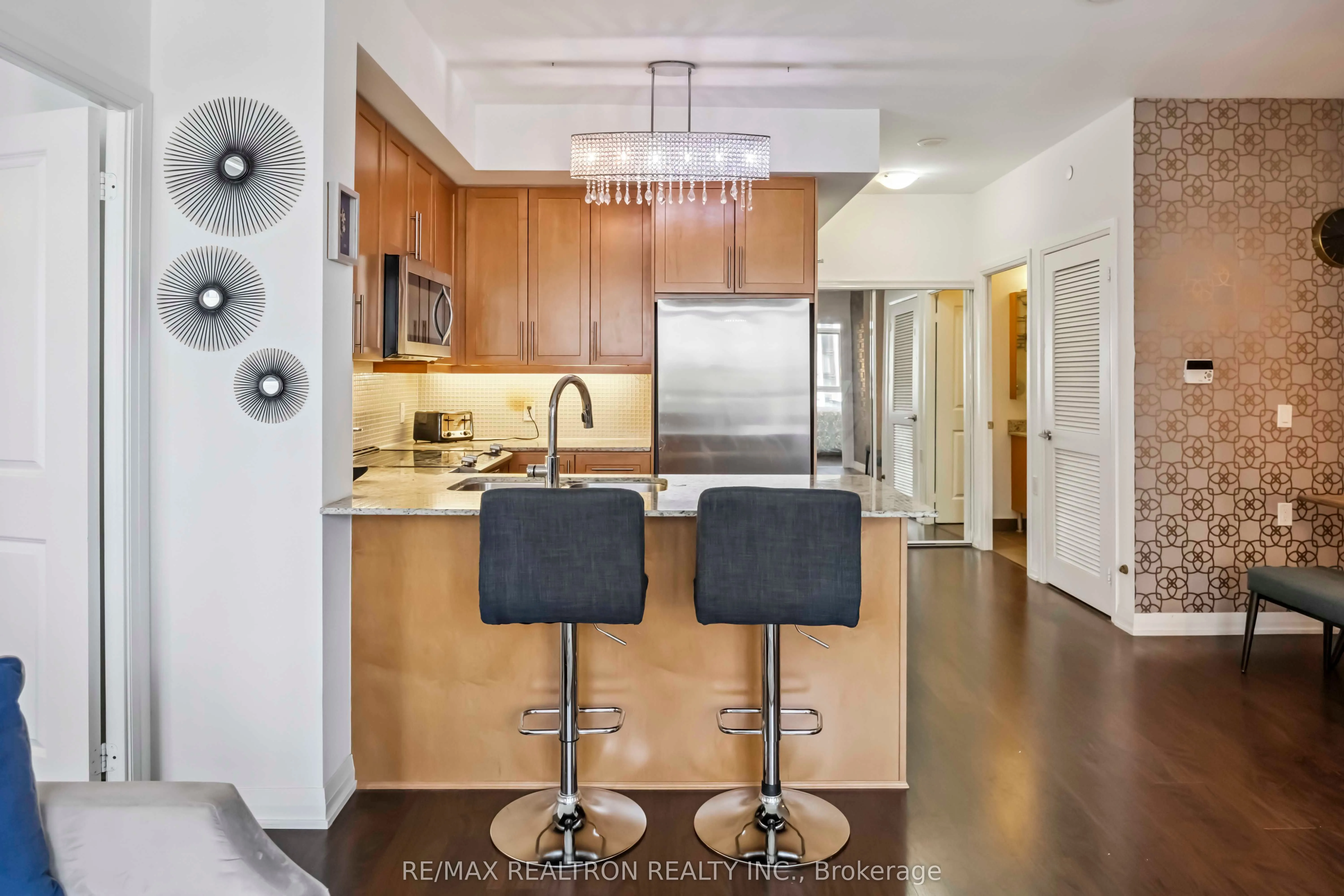 65 Oneida Crescent, #1809
