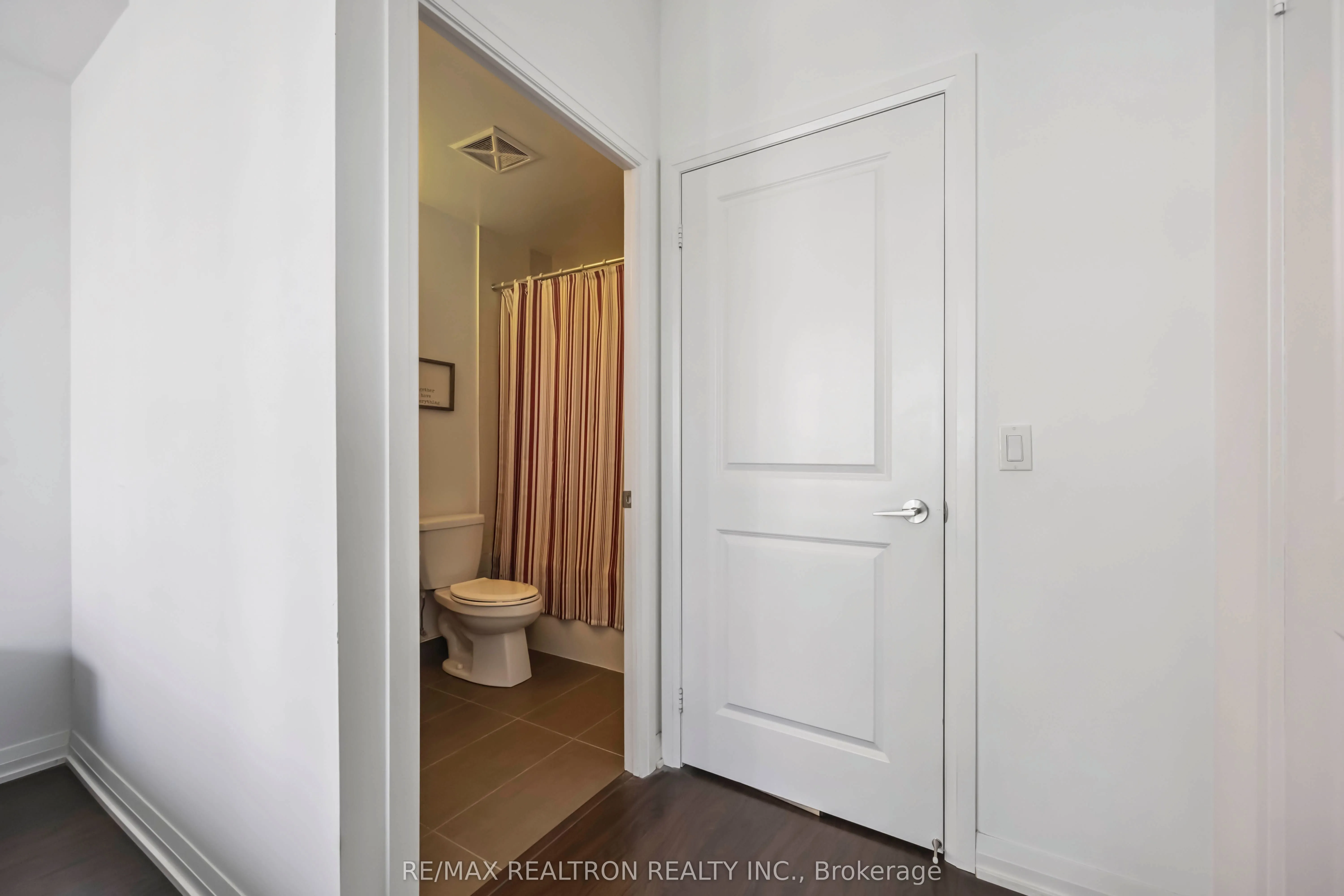 65 Oneida Crescent, #1809