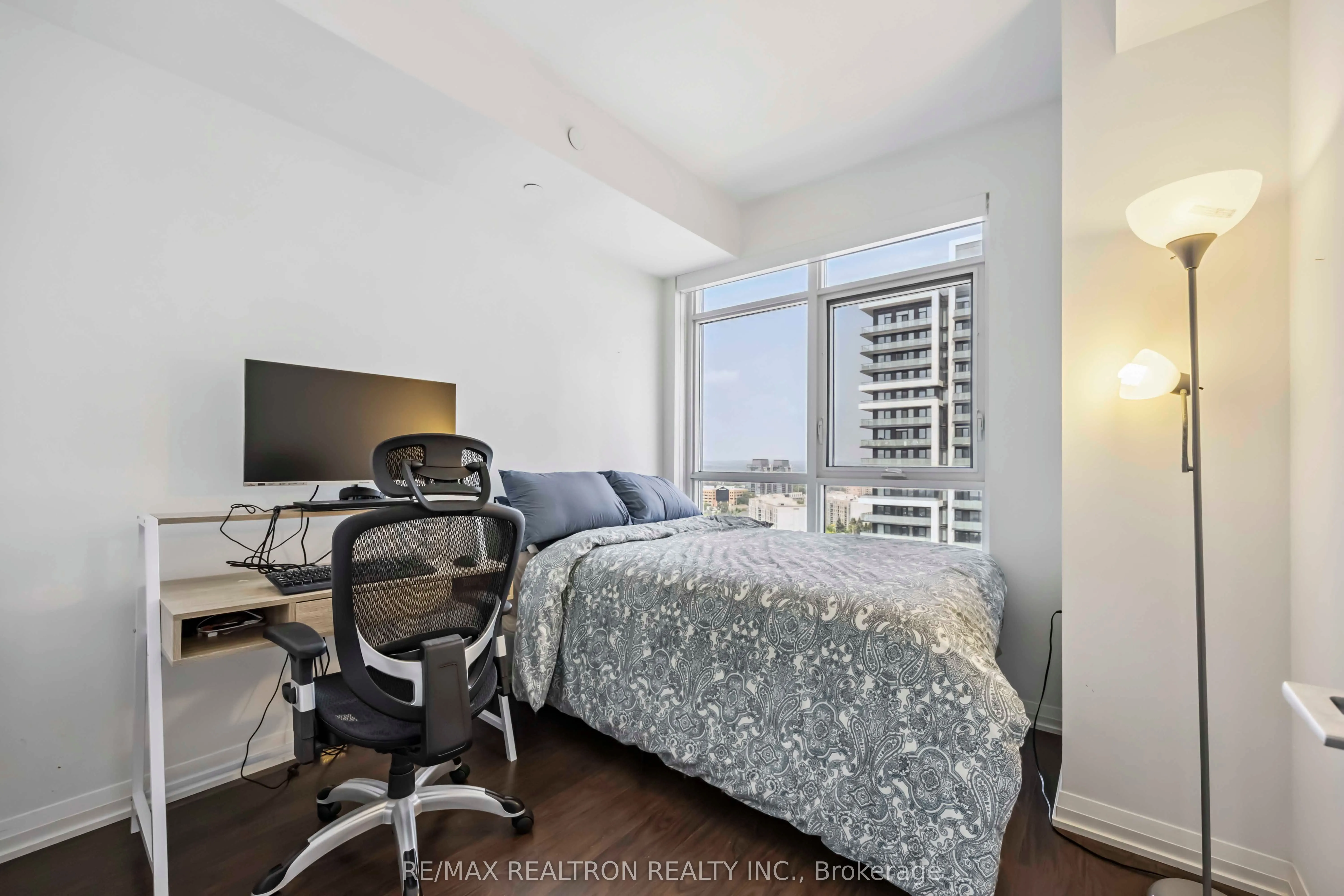 65 Oneida Crescent, #1809