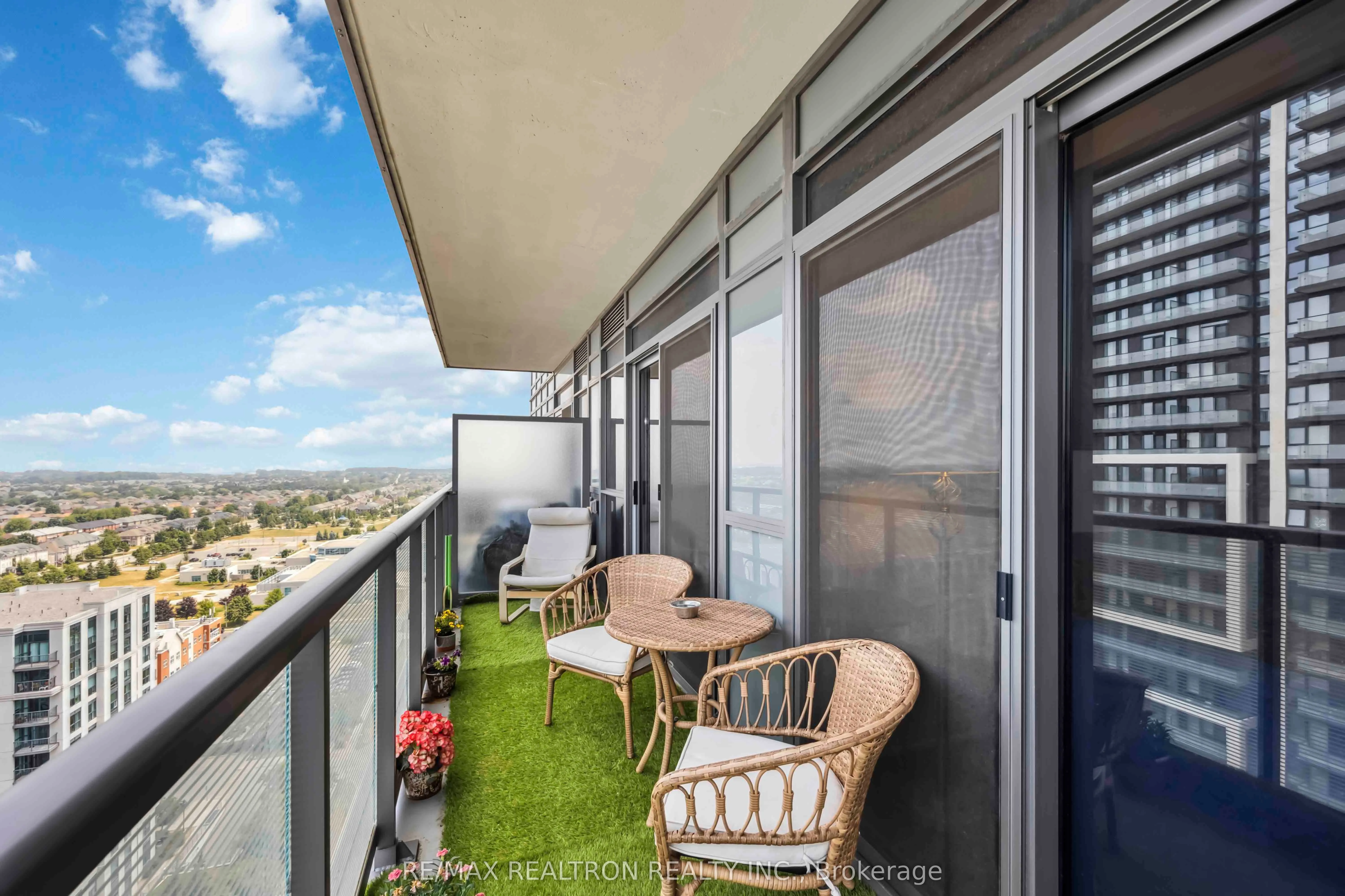 65 Oneida Crescent, #1809