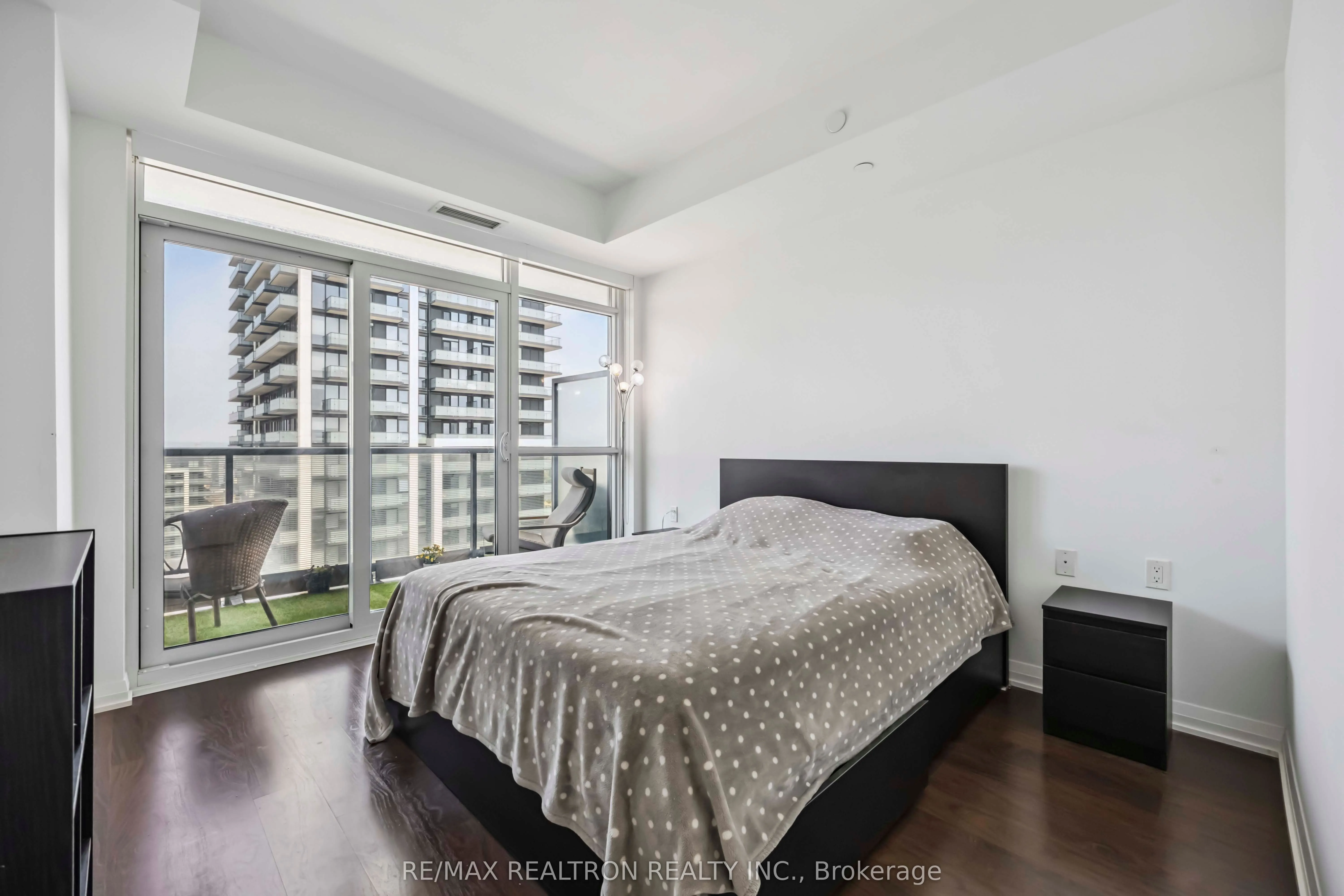 65 Oneida Crescent, #1809