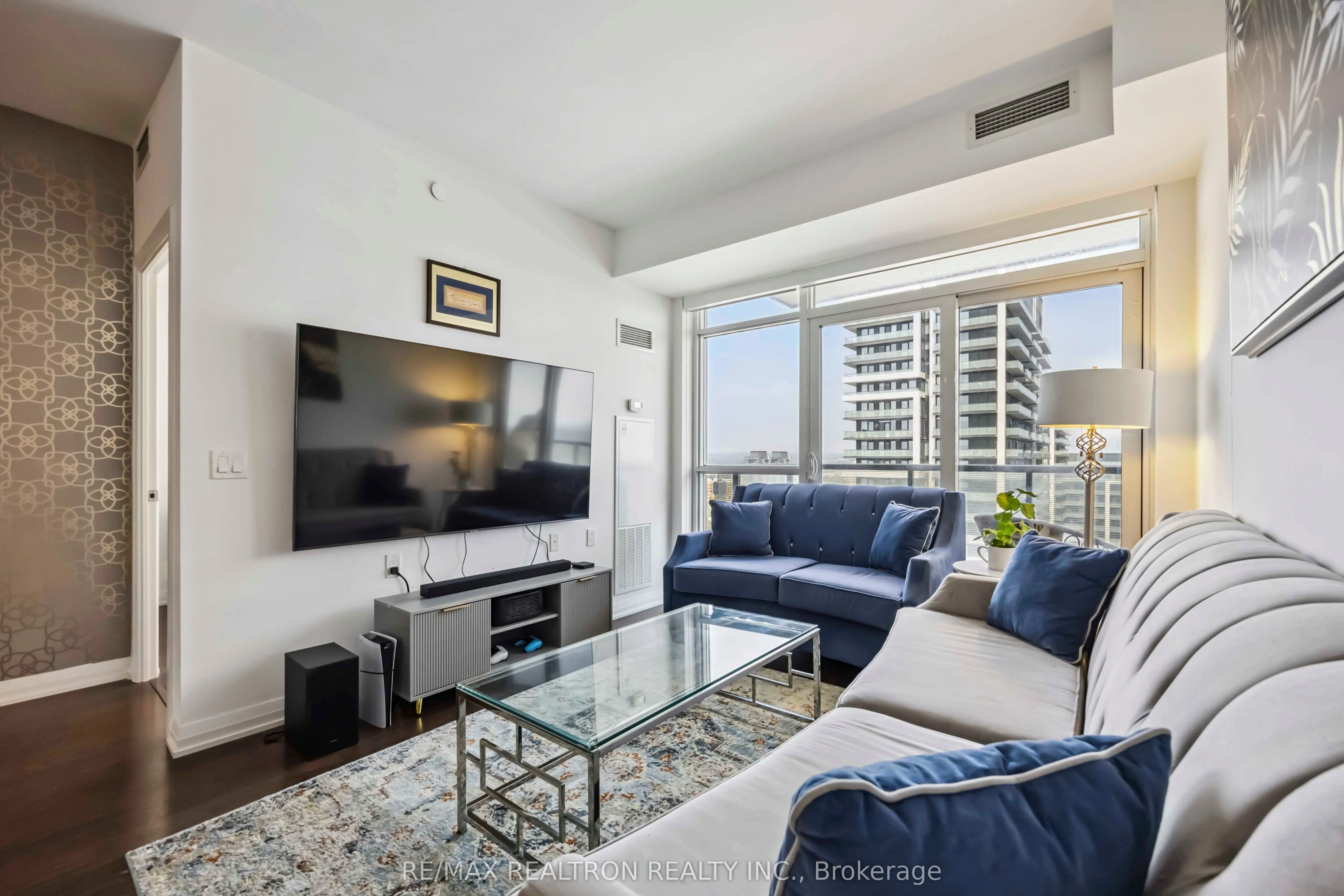 65 Oneida Crescent, #1809