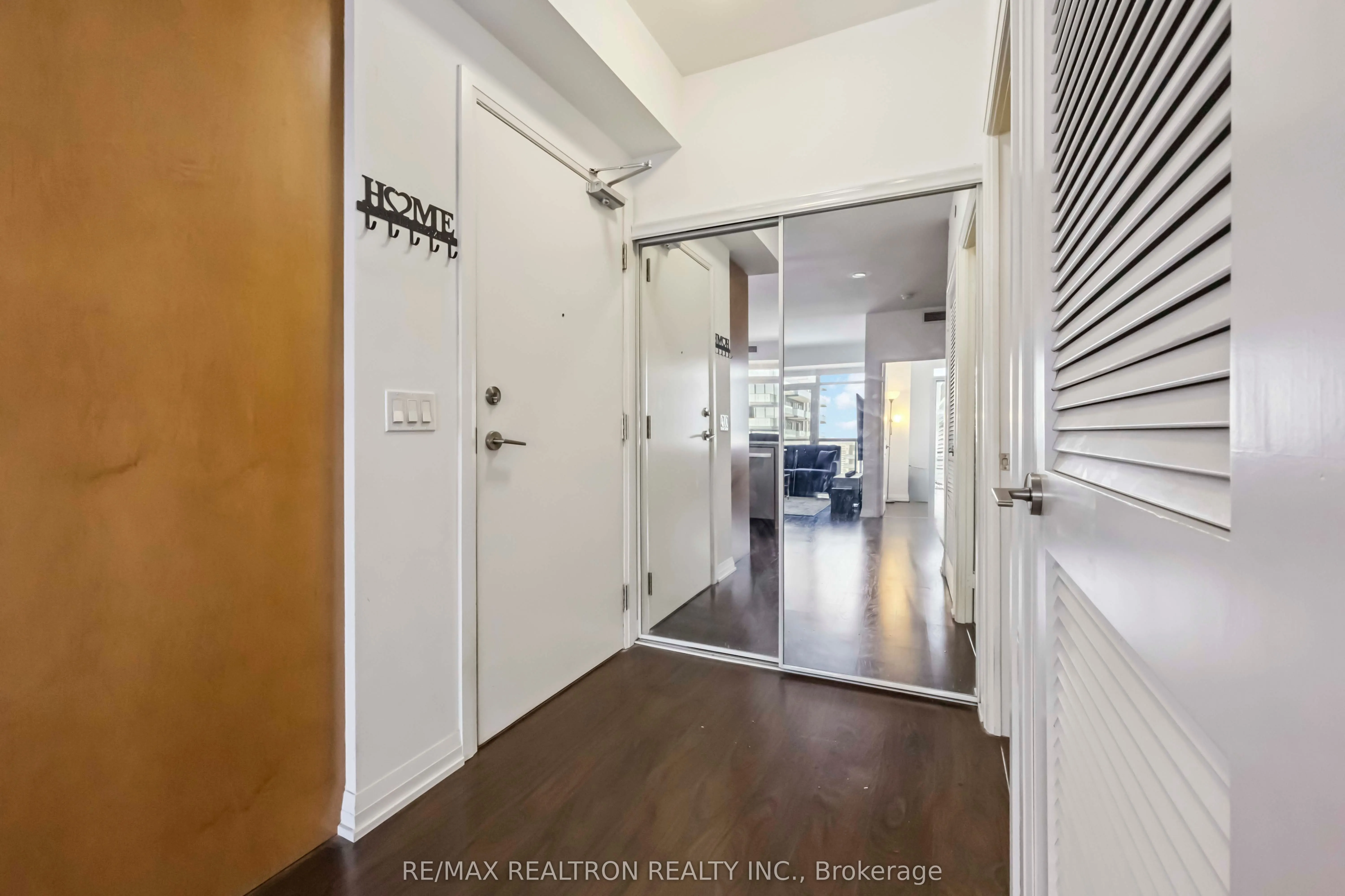 65 Oneida Crescent, #1809