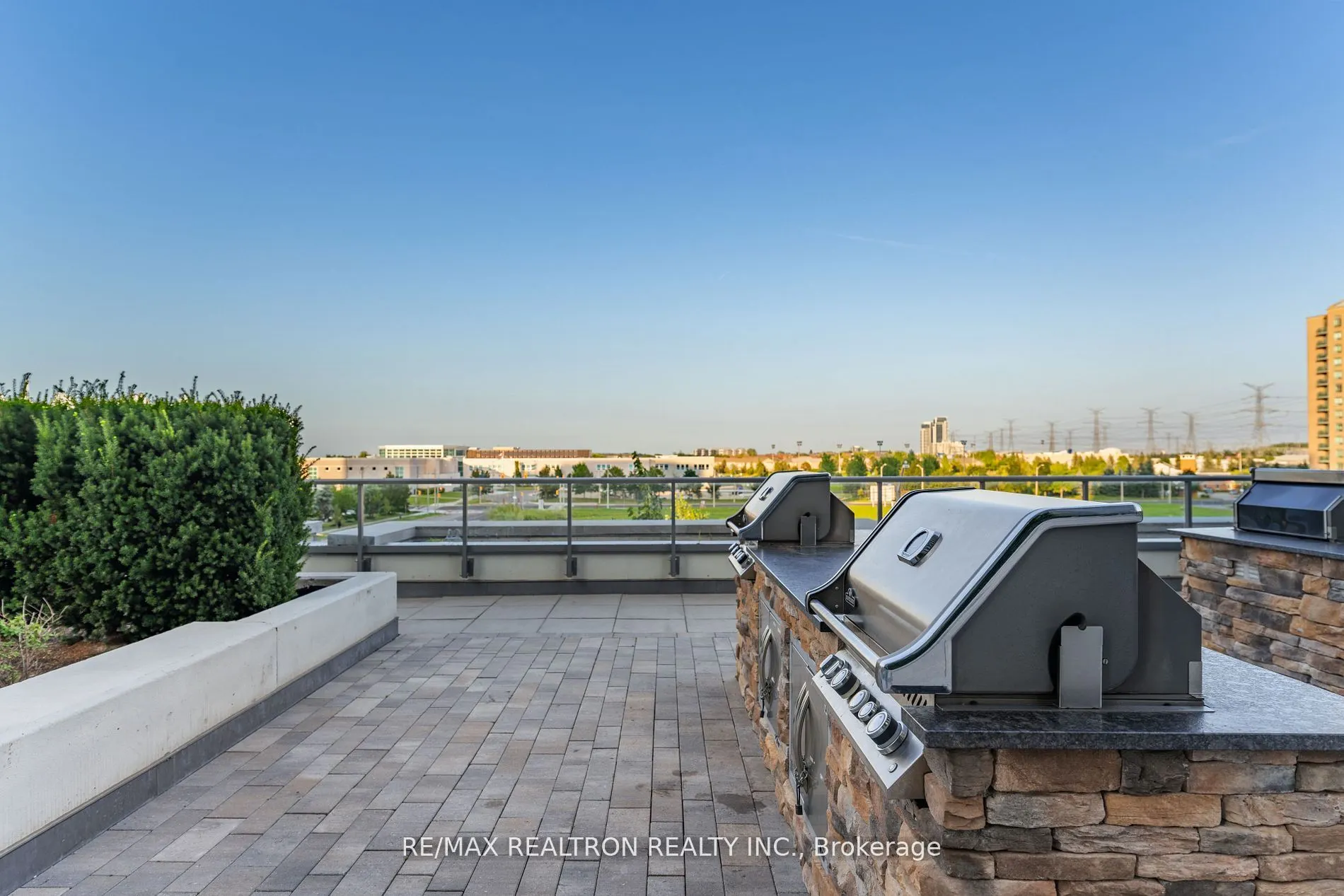 65 Oneida Crescent, #1809