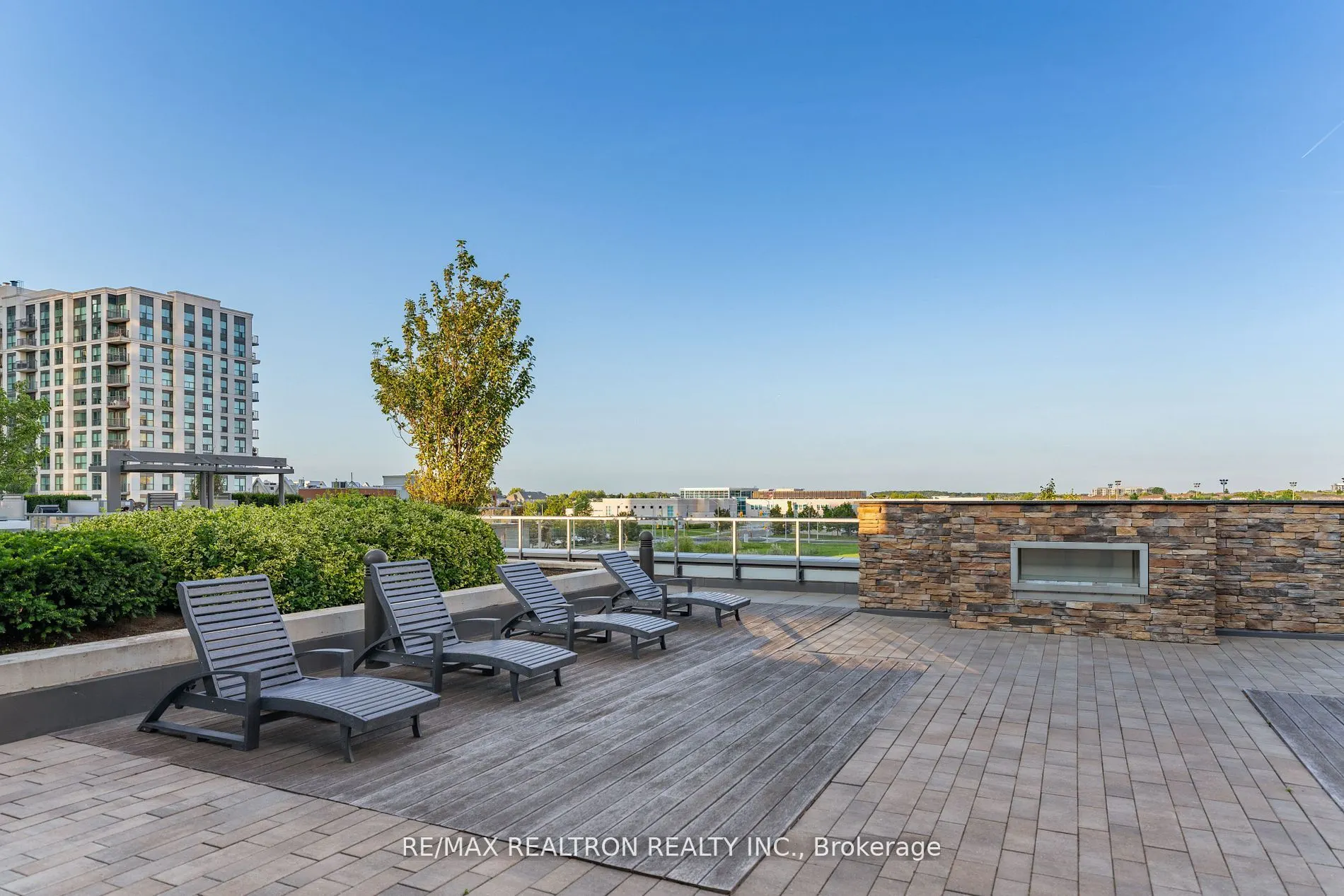 65 Oneida Crescent, #1809