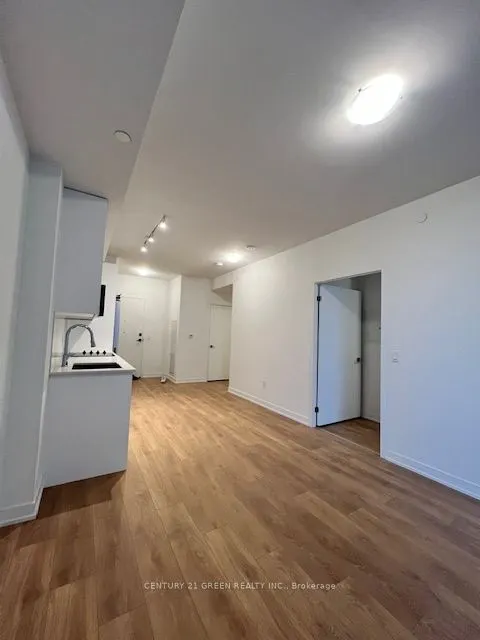 10 Abeja Street, #1217