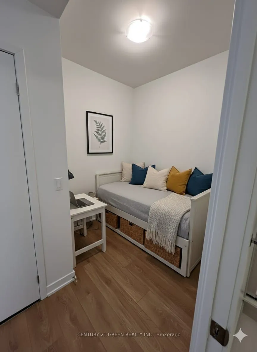 10 Abeja Street, #1217