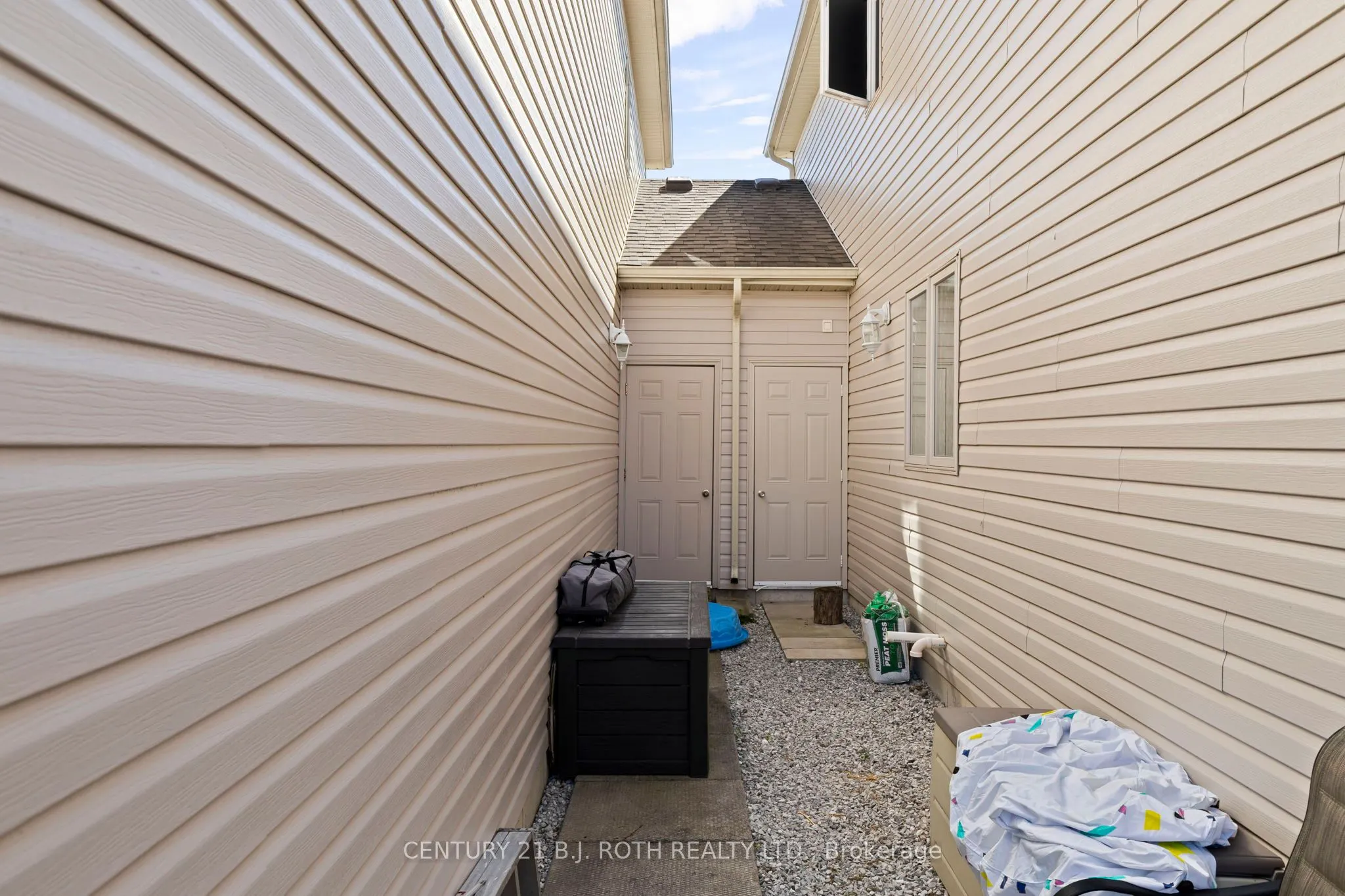 181 BANTING Crescent