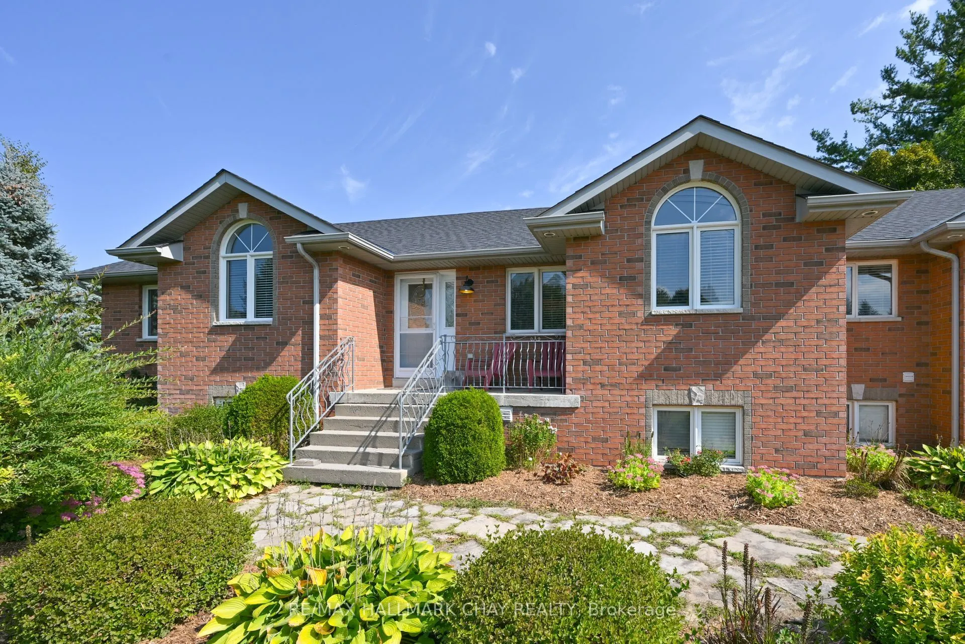 29 Wales Avenue N