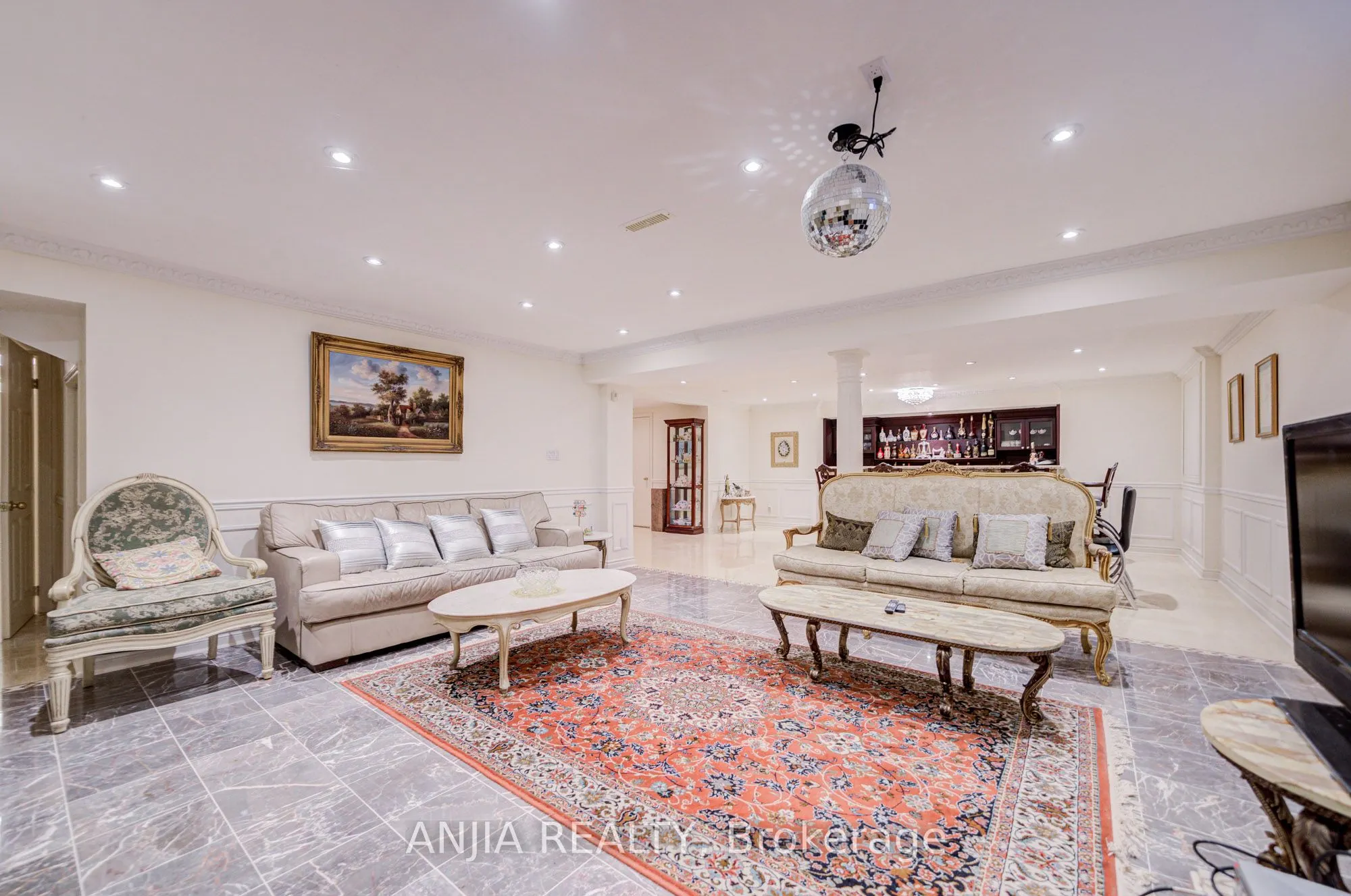 28 Edmund Crescent