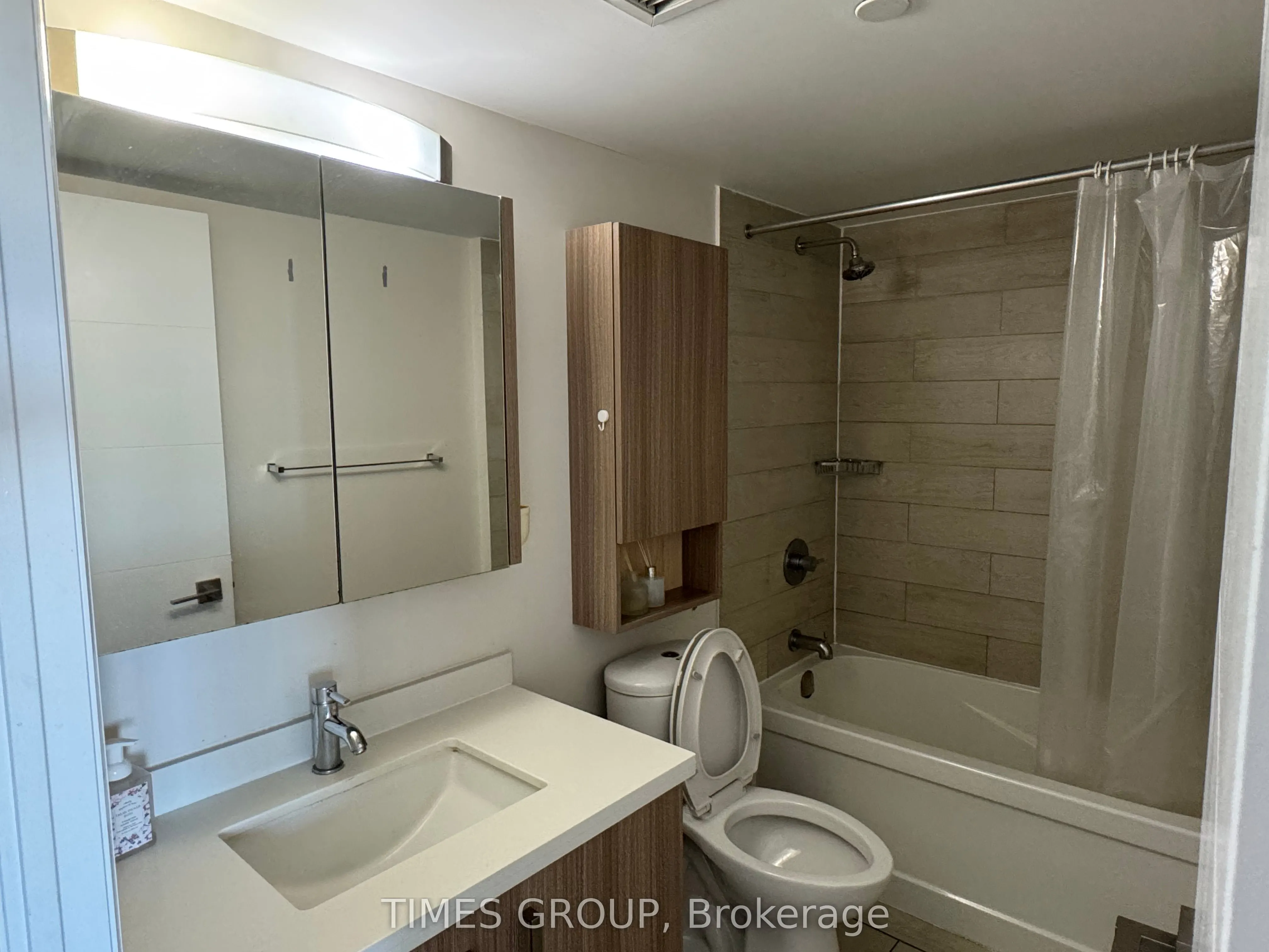 18 Uptown Drive, #1701