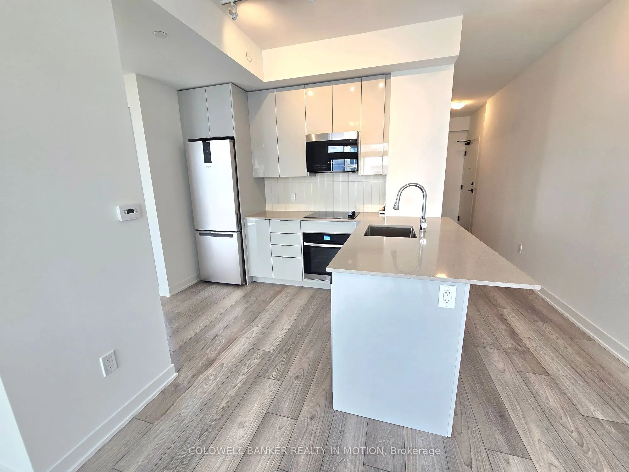 10 Abeja Street, #2418