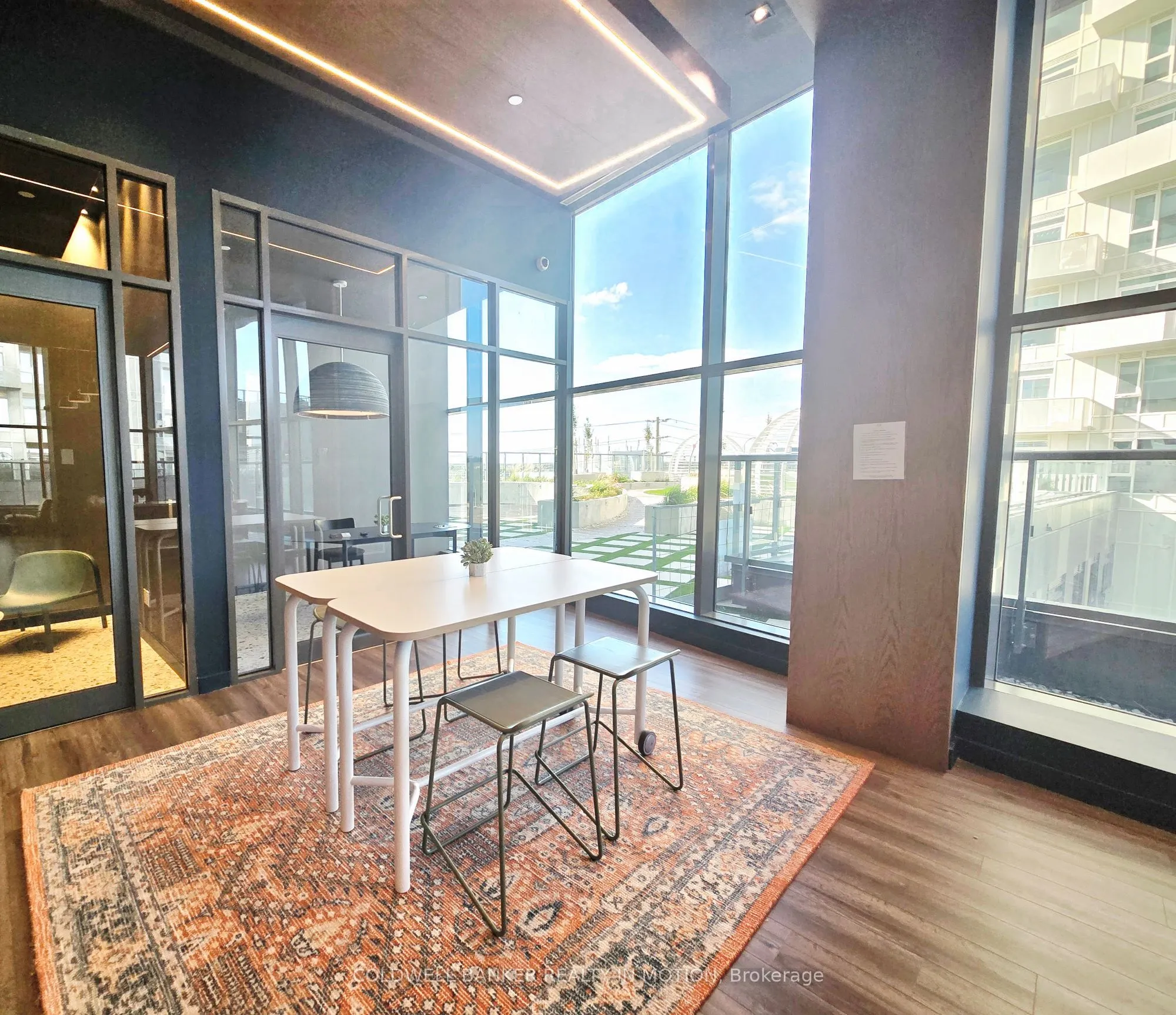 10 Abeja Street, #2418
