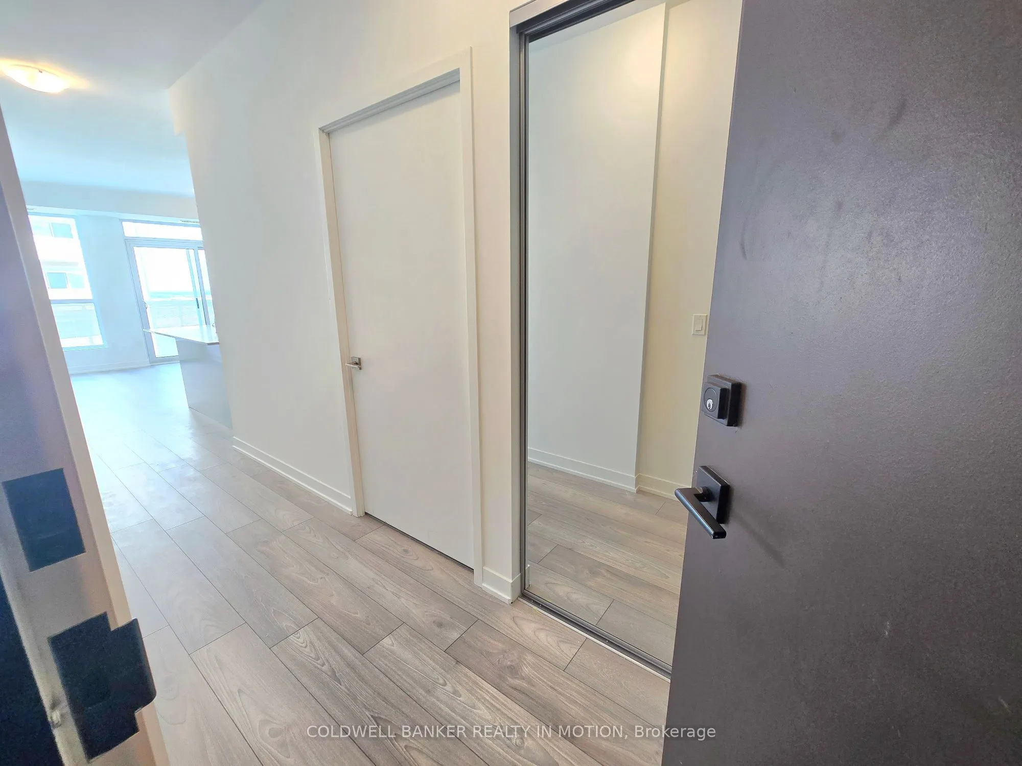 10 Abeja Street, #2418