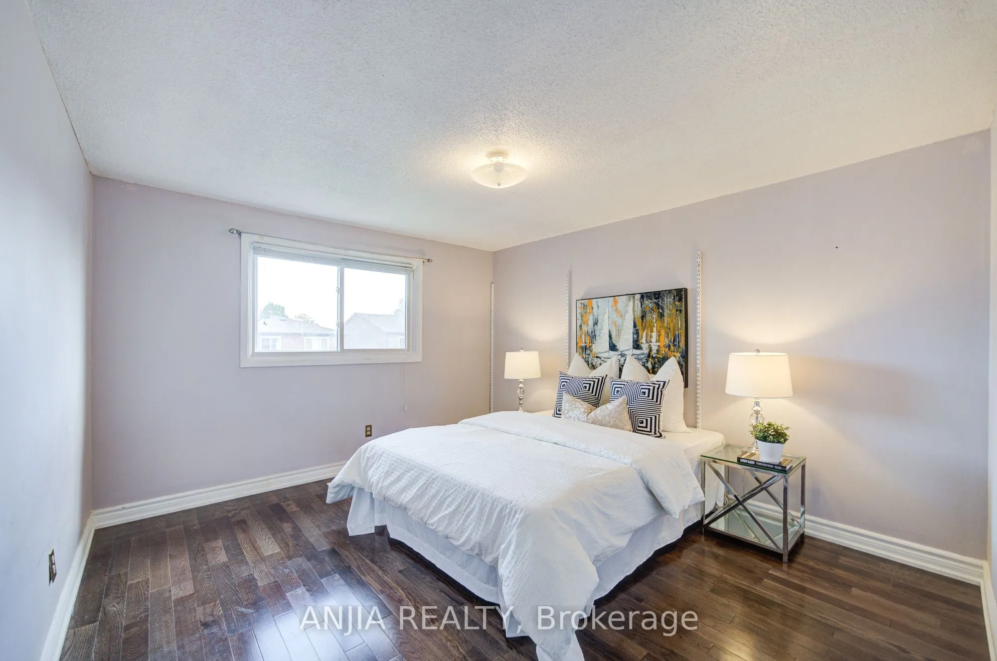 19 Dunbar Crescent
