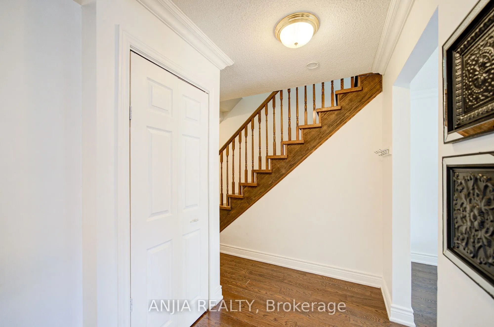 19 Dunbar Crescent