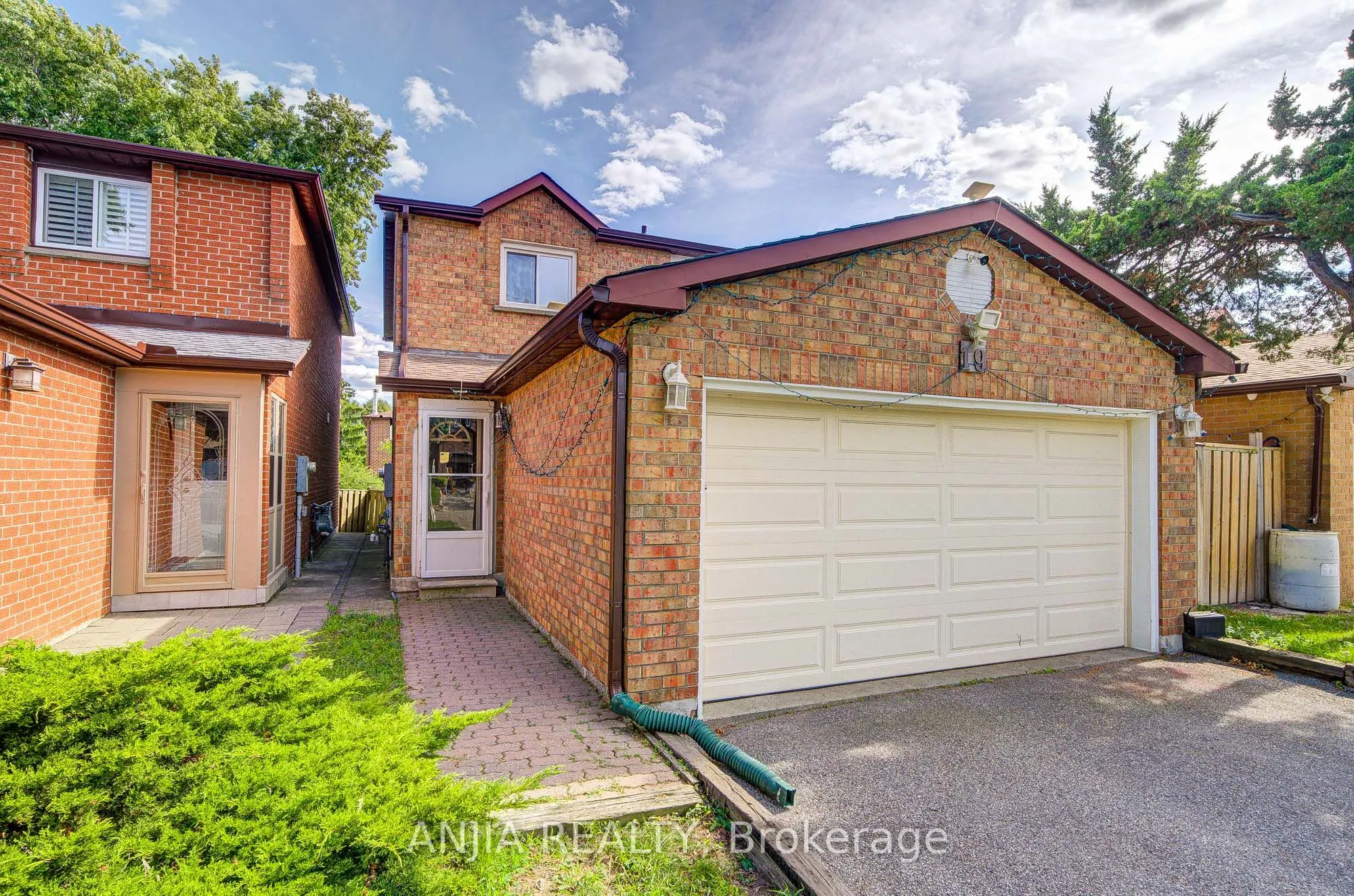 19 Dunbar Crescent