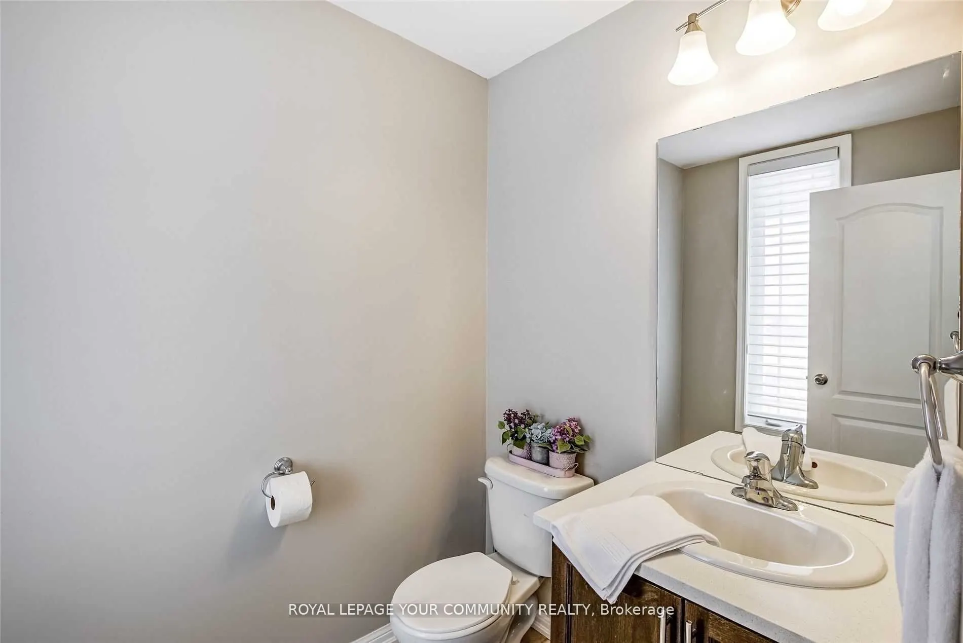 16 Don Hadden Crescent