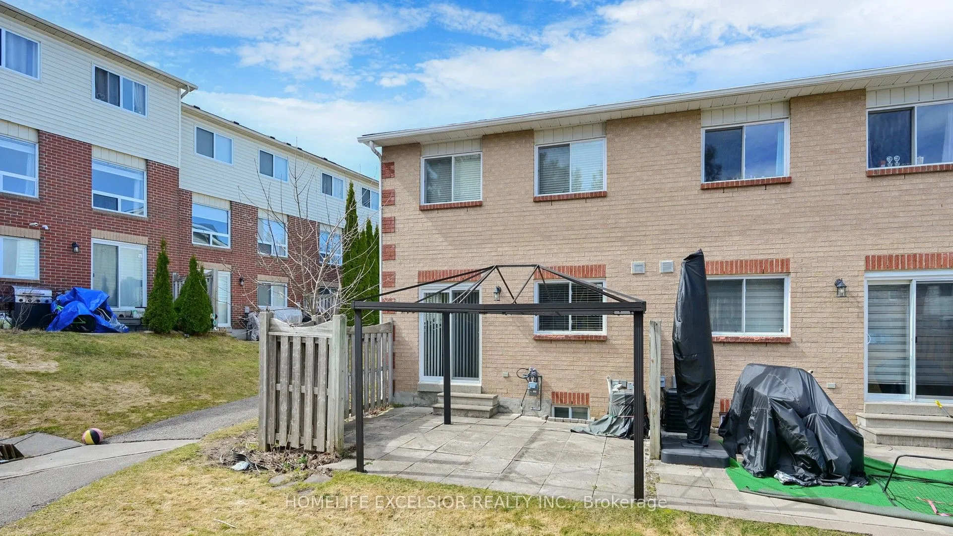 579 Gibney Crescent, #1