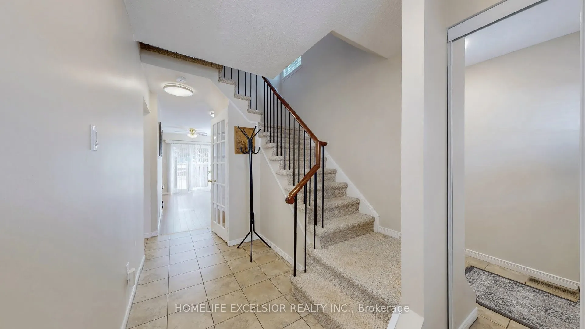 579 Gibney Crescent, #1