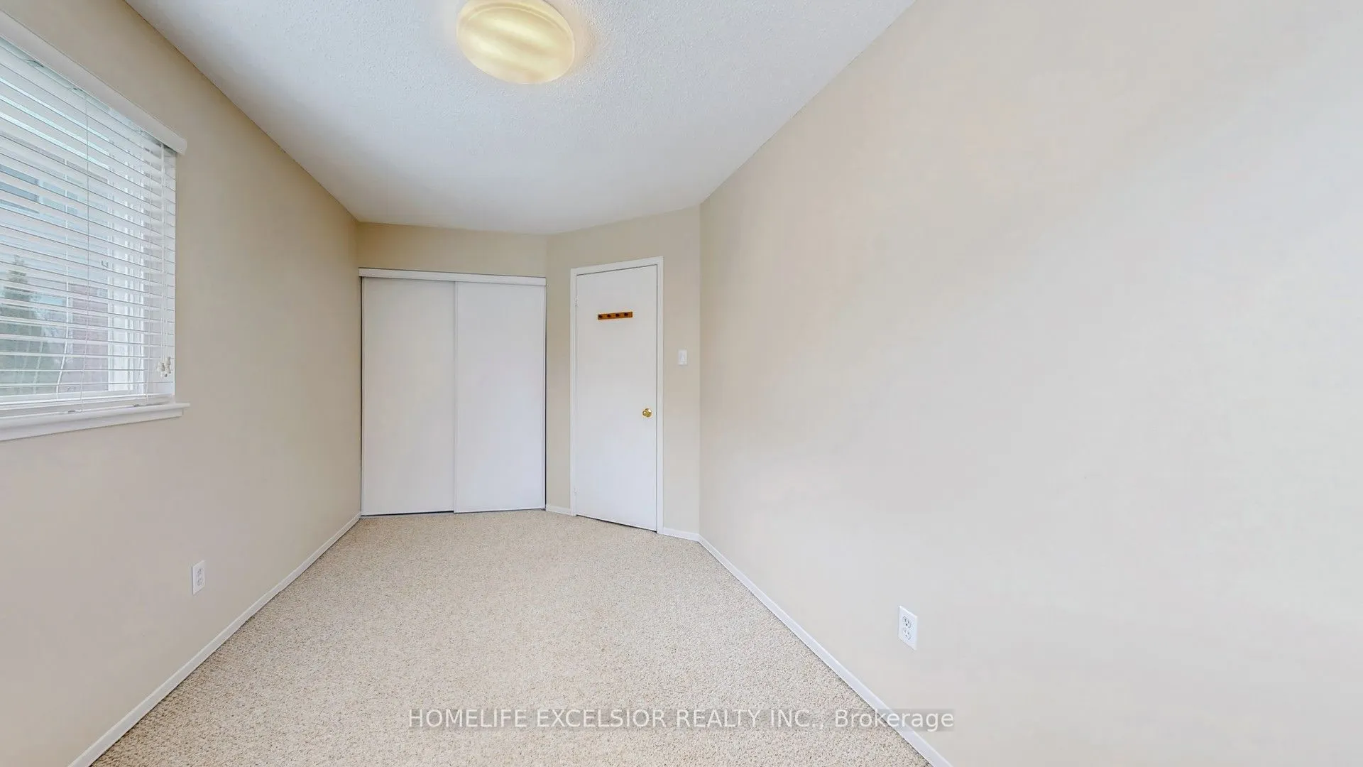 579 Gibney Crescent, #1