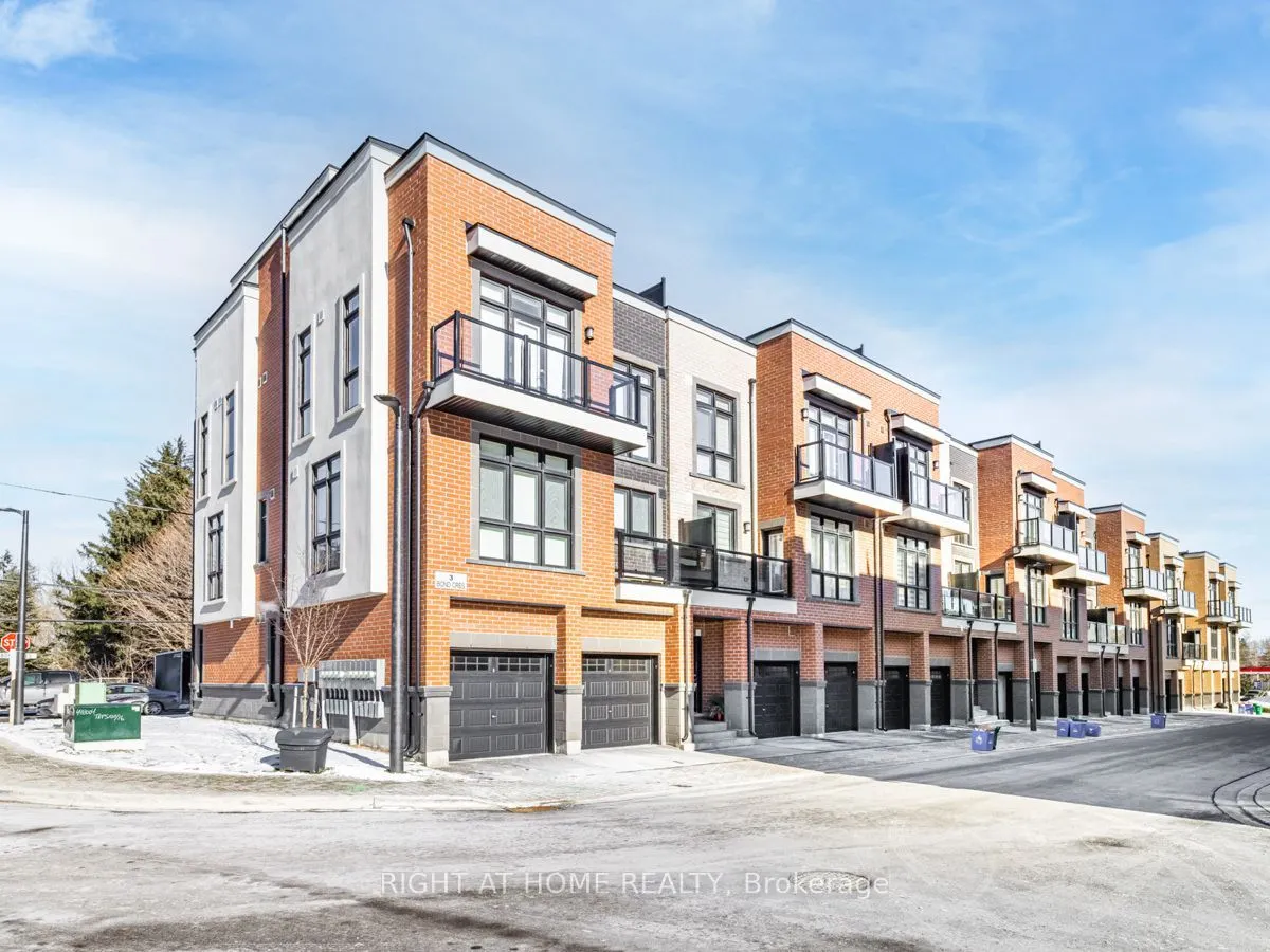 3 Bond Crescent, #1