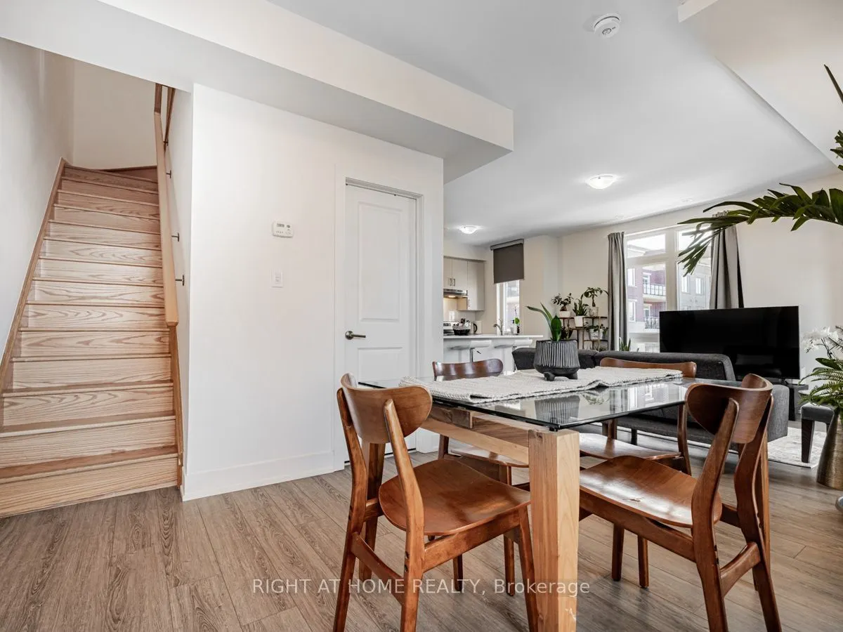 3 Bond Crescent, #1