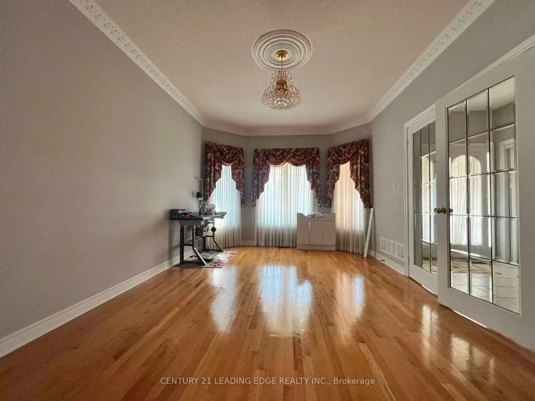 9 Hoake Road, #ROOM 2
