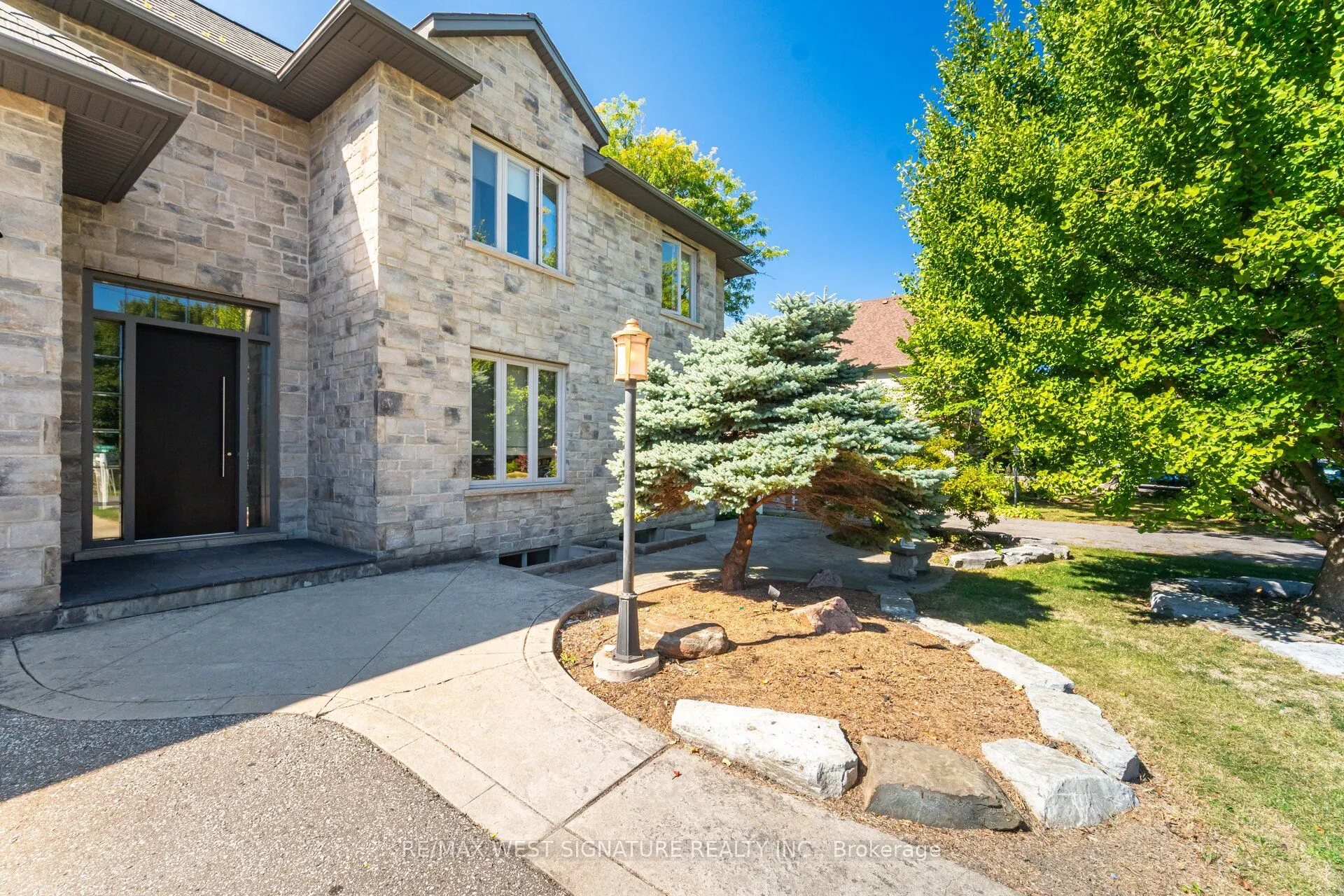 12 Gosling Road