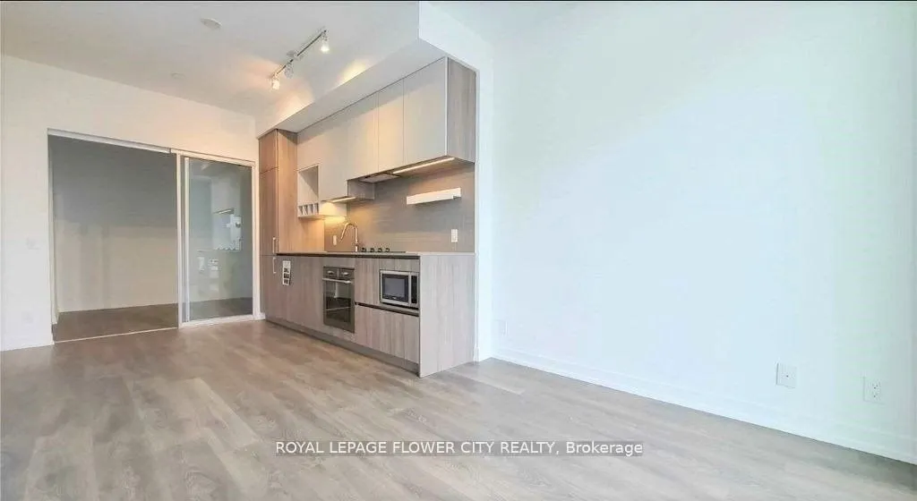 950 Portage Parkway, #3807