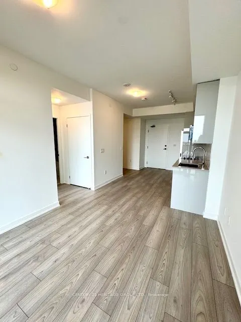 474 Caldari Road, #807
