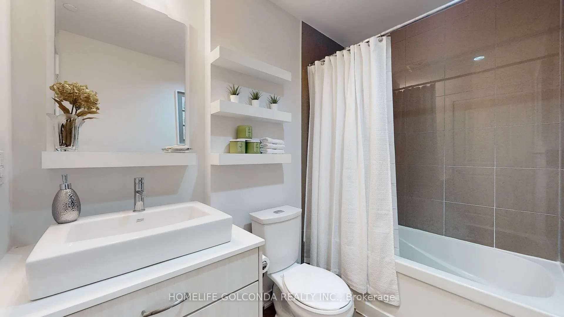9199 Yonge Street, #SE 501