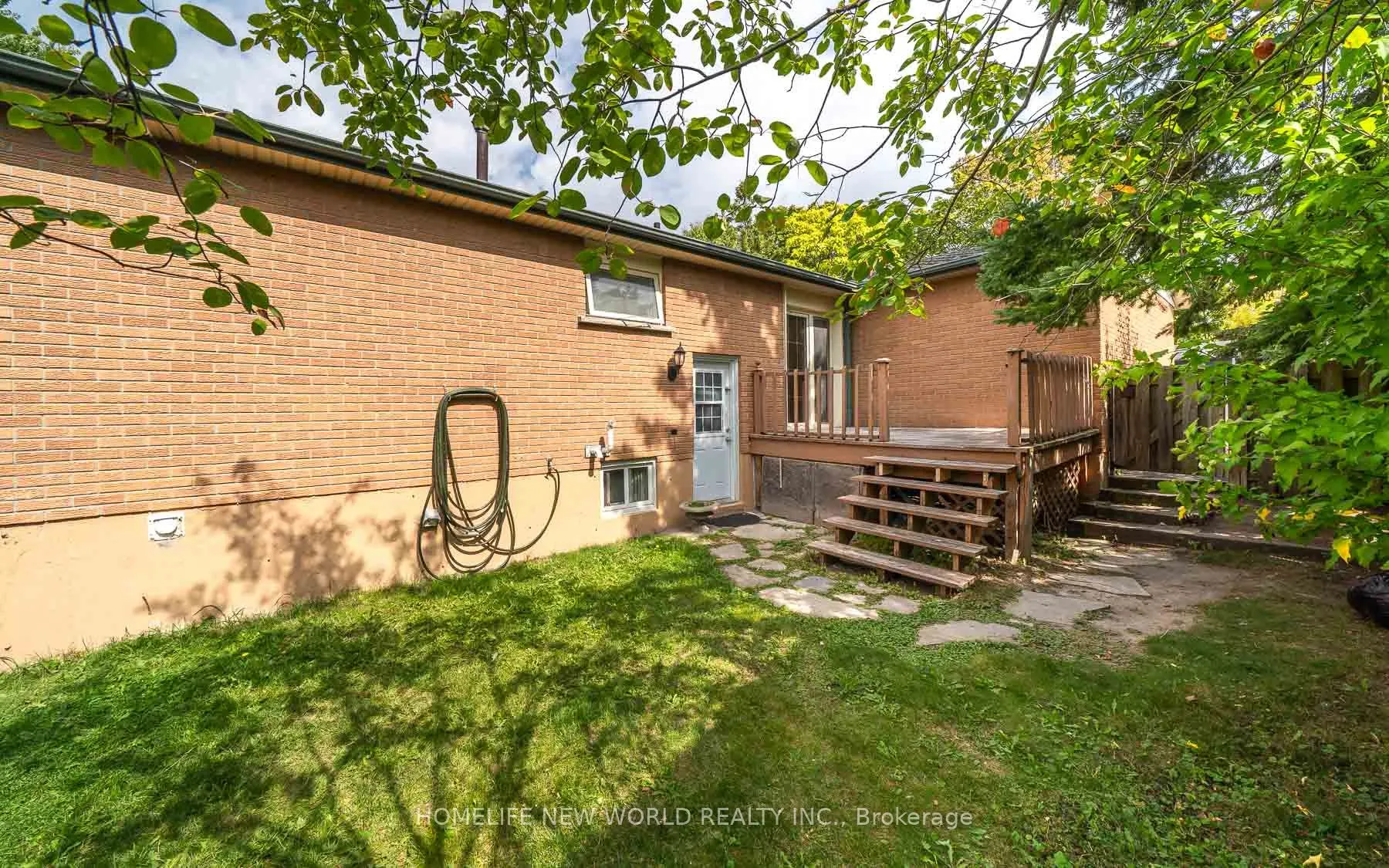 16 Sir Constantine Drive, #Main