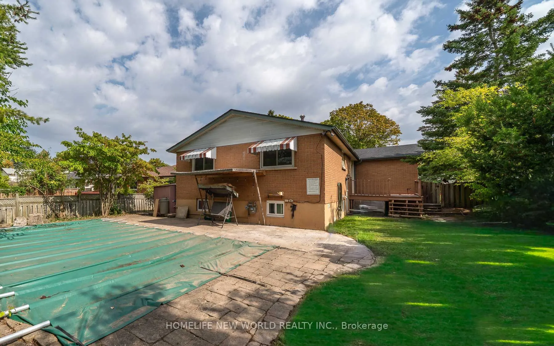 16 Sir Constantine Drive, #Main