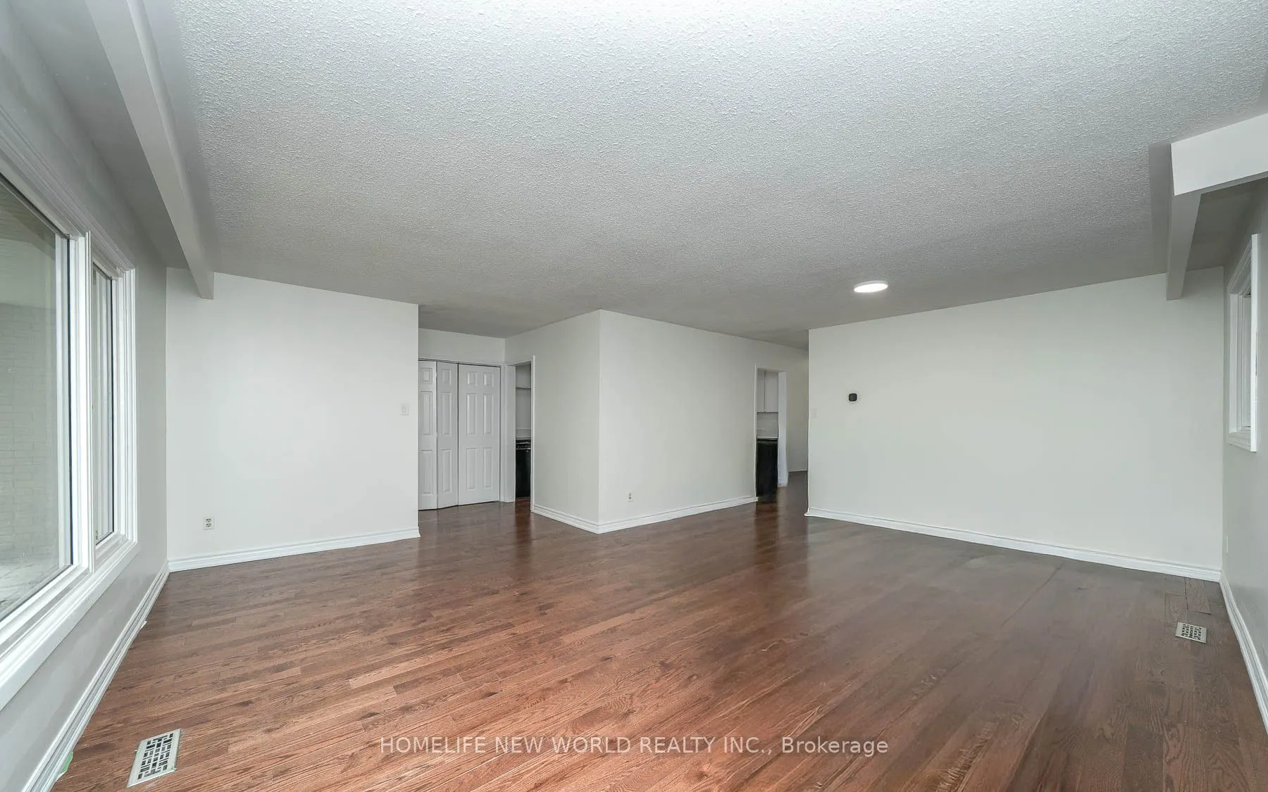 16 Sir Constantine Drive, #Main